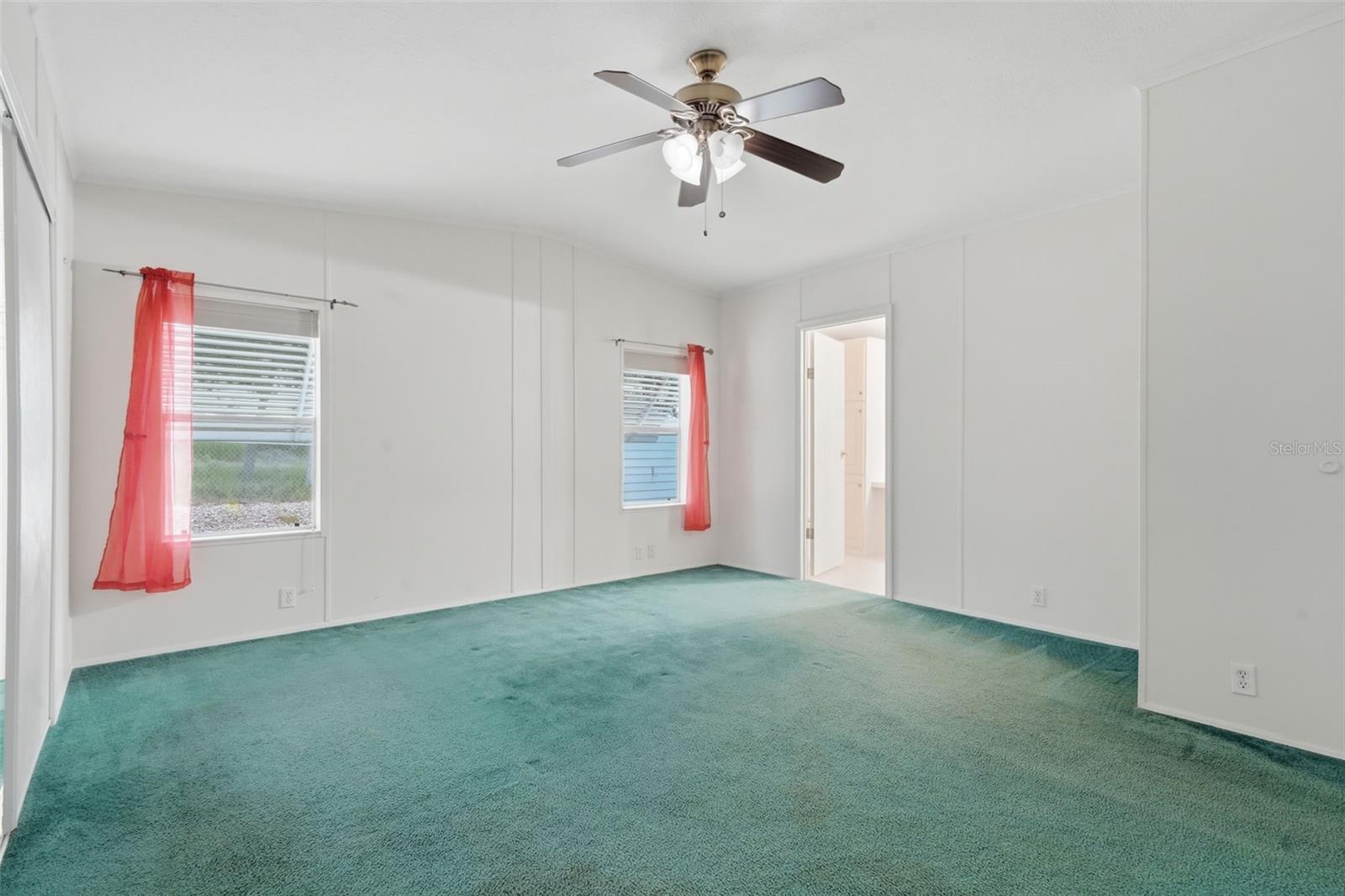V4949483 Property Photo 29