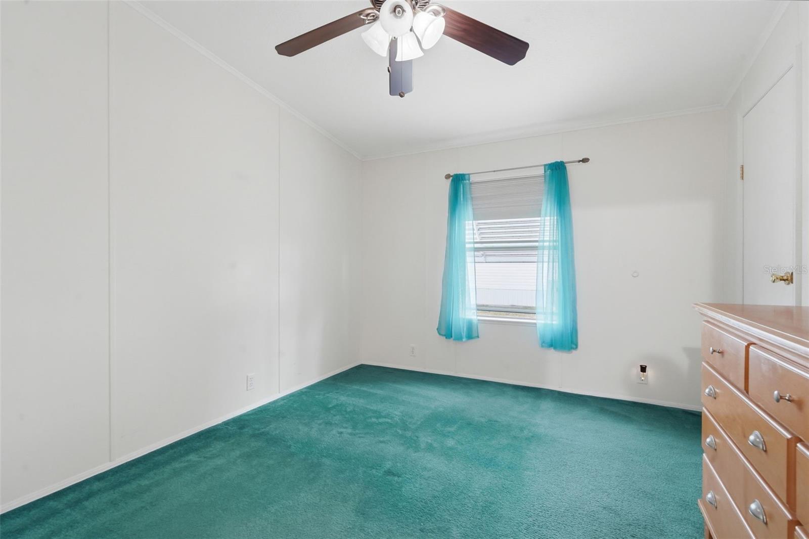 V4949483 Property Photo 32