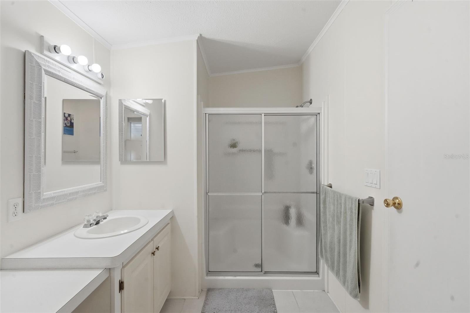 V4949483 Property Photo 35