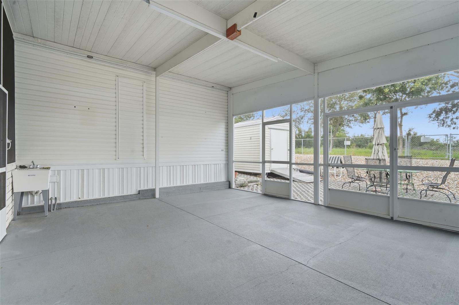 V4949483 Property Photo 39