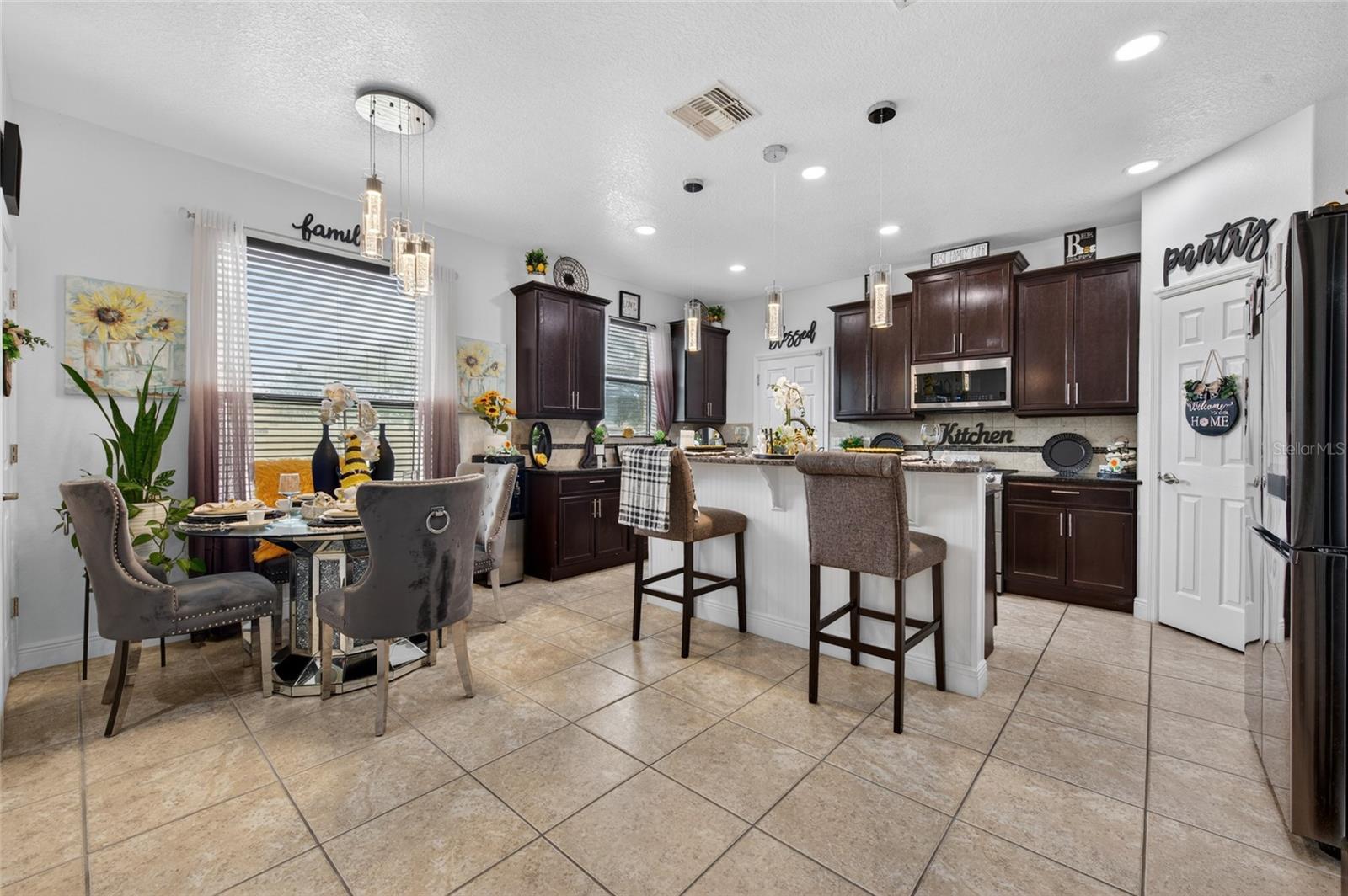 1801 Waterside Oaks Dr Property Photo 8