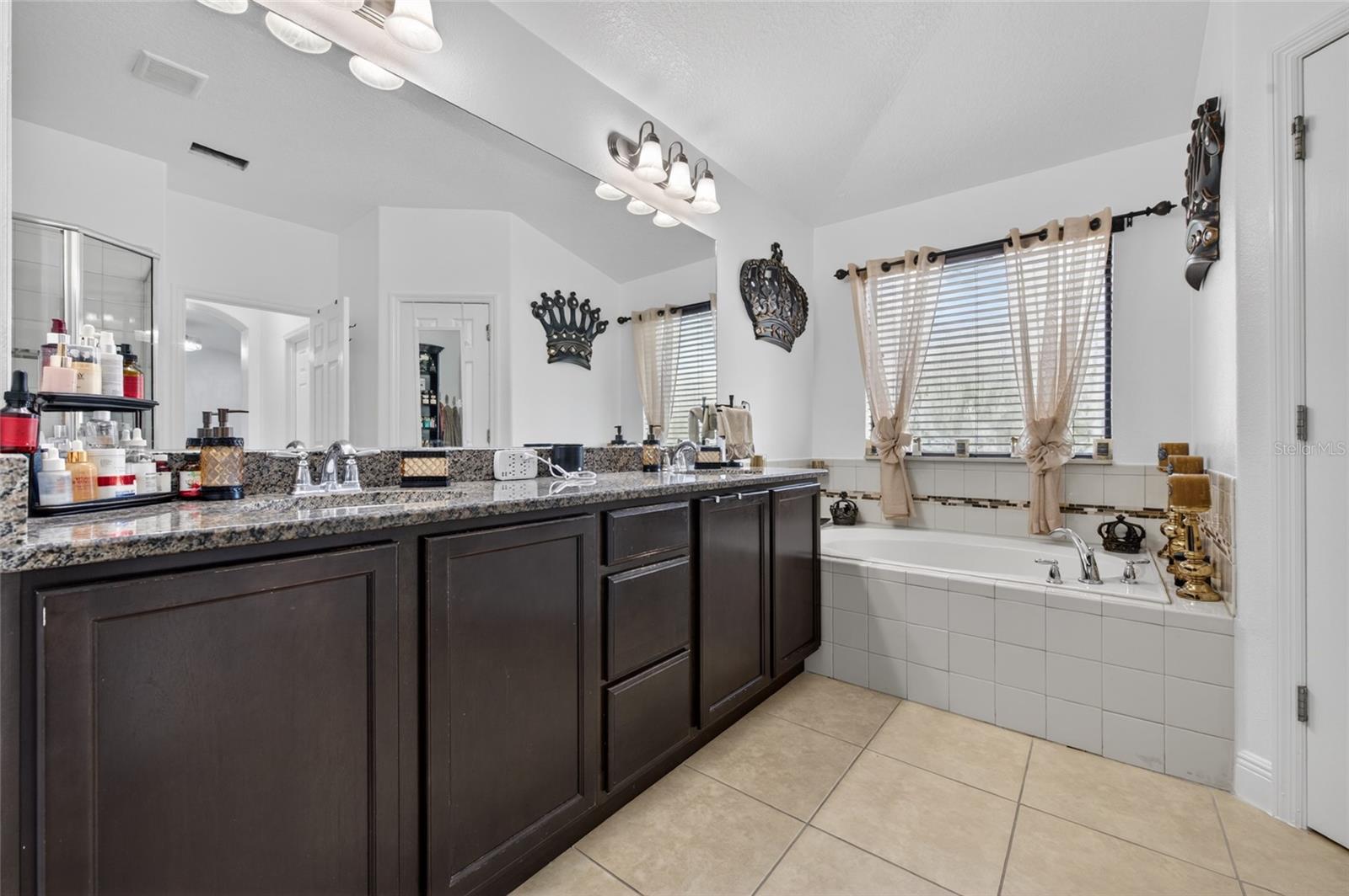 1801 Waterside Oaks Dr Property Photo 16