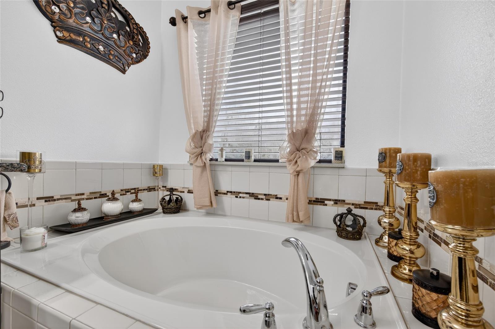 1801 Waterside Oaks Dr Property Photo 17