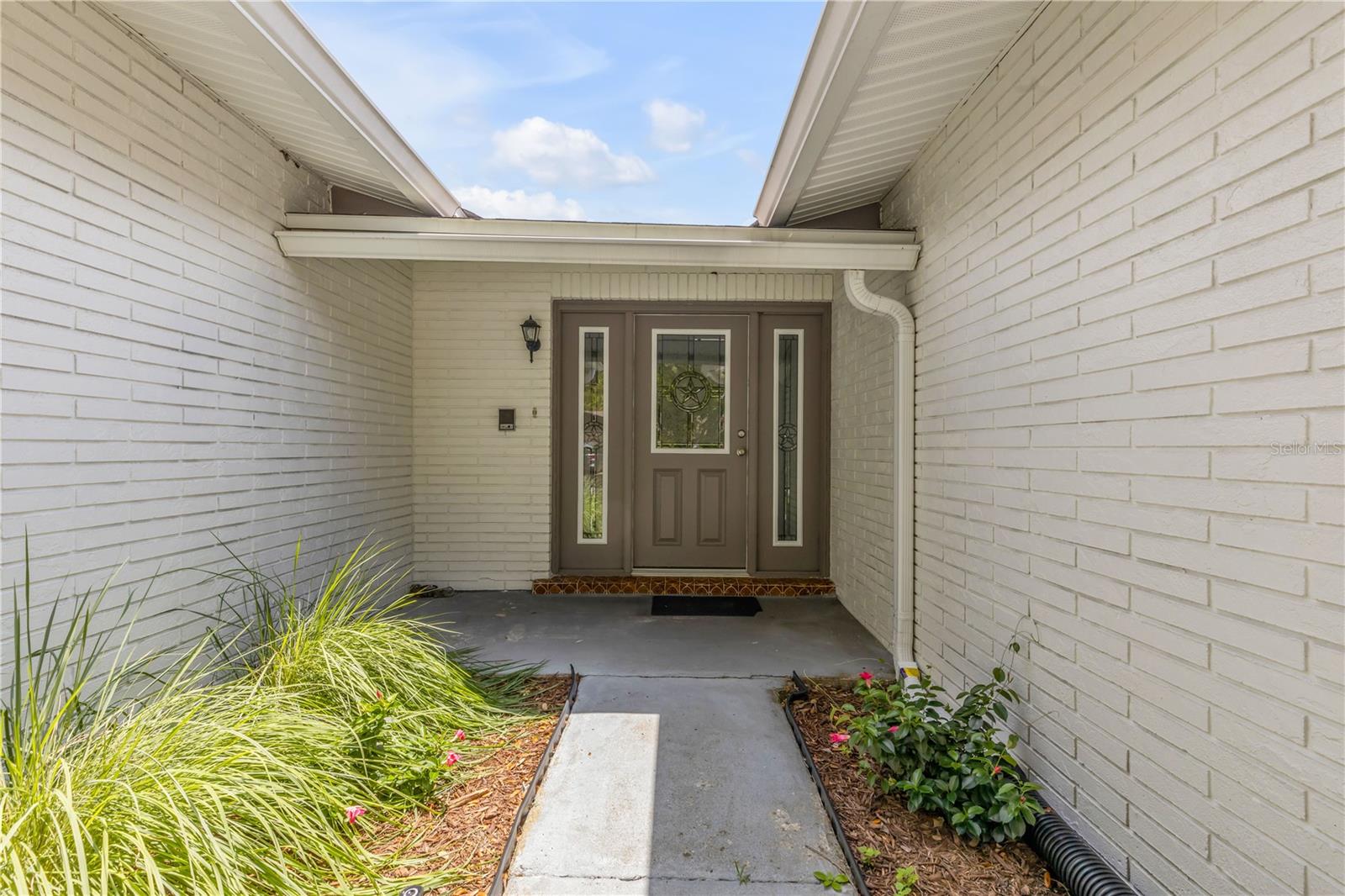 3655 Dame St Property Photo 7