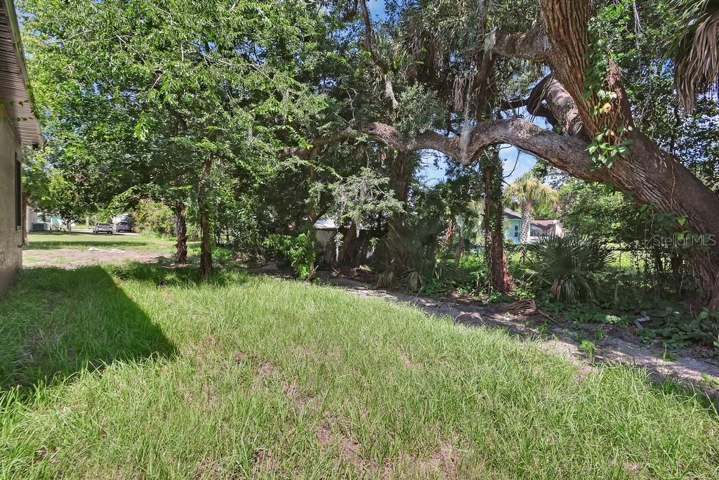 558 Wallace St Property Photo 25