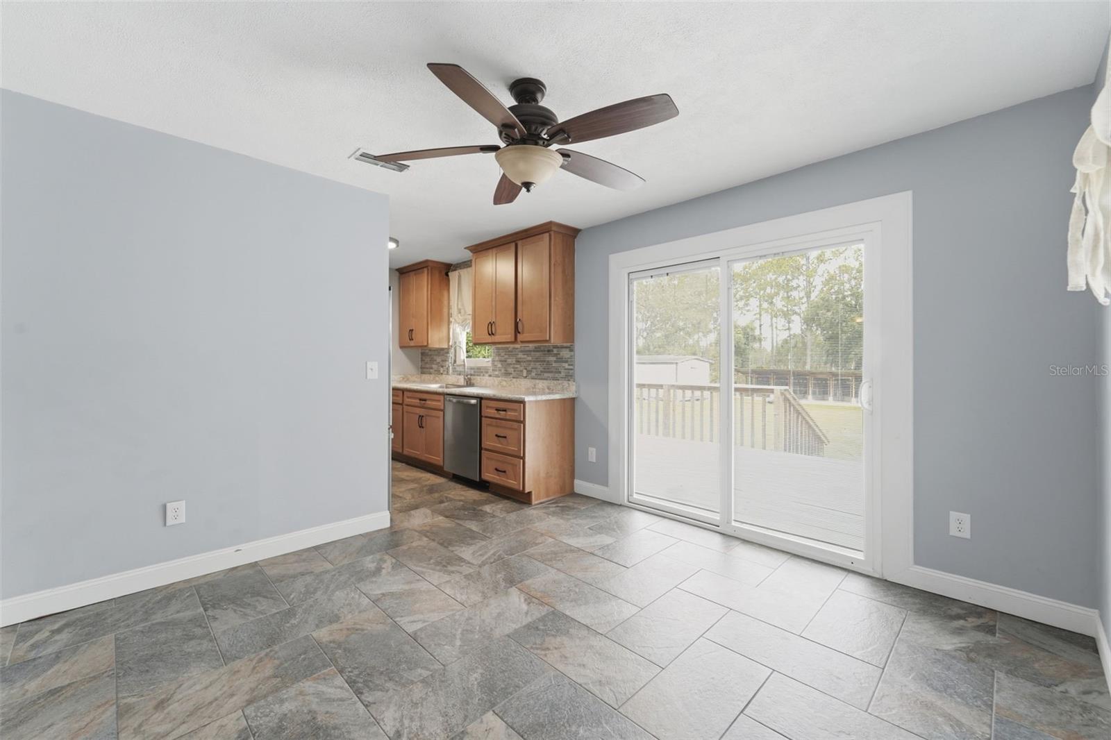 41707 Aspen St Property Photo 9