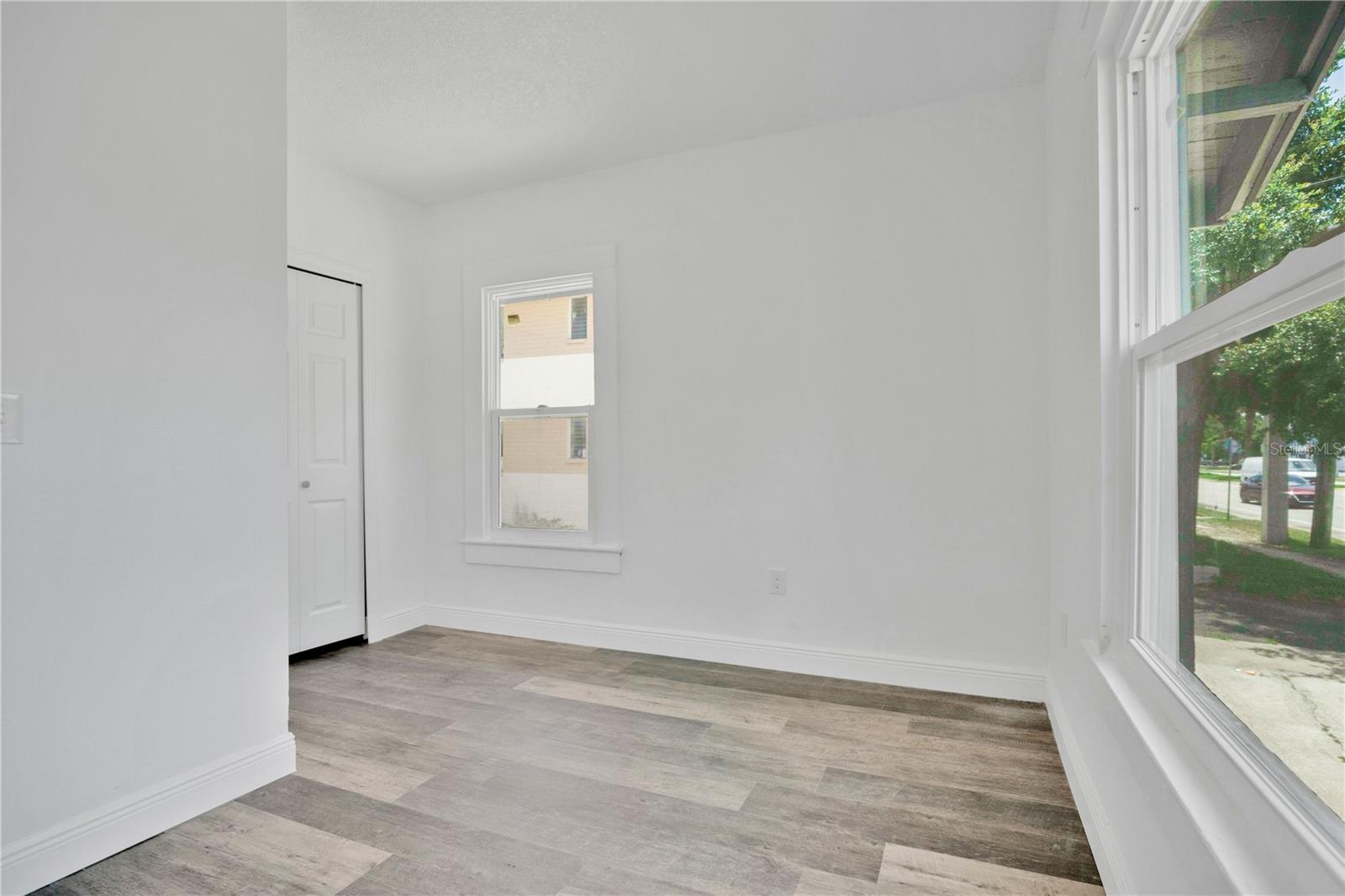 547 N Ridgewood Ave Property Photo 29
