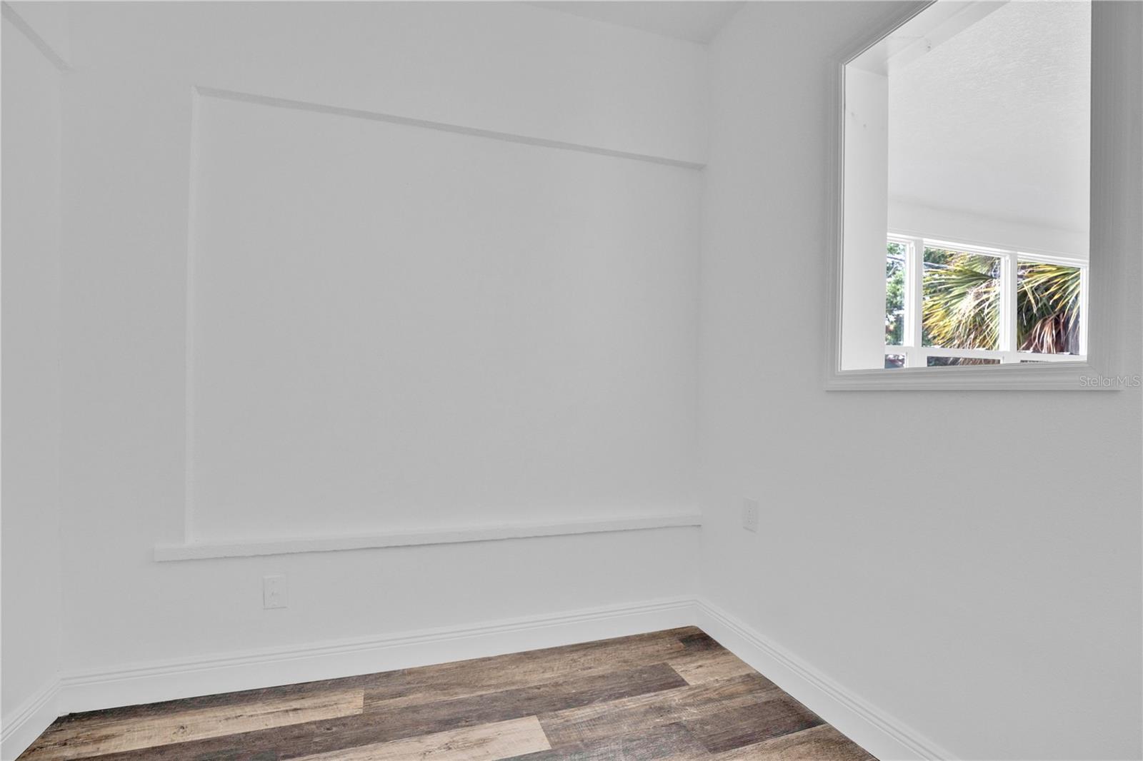 547 N Ridgewood Ave Property Photo 32