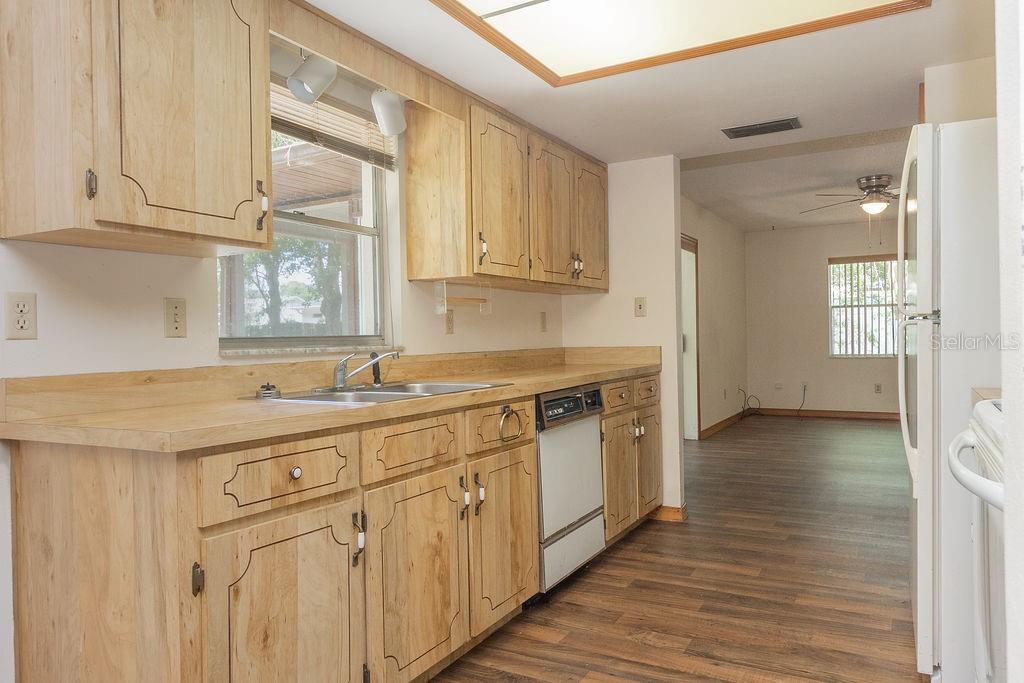 919 E Michigan Ave Property Photo 6