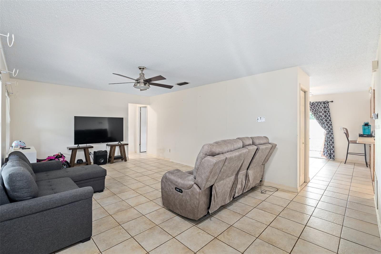 1218 Mellisa Dr Property Photo 4