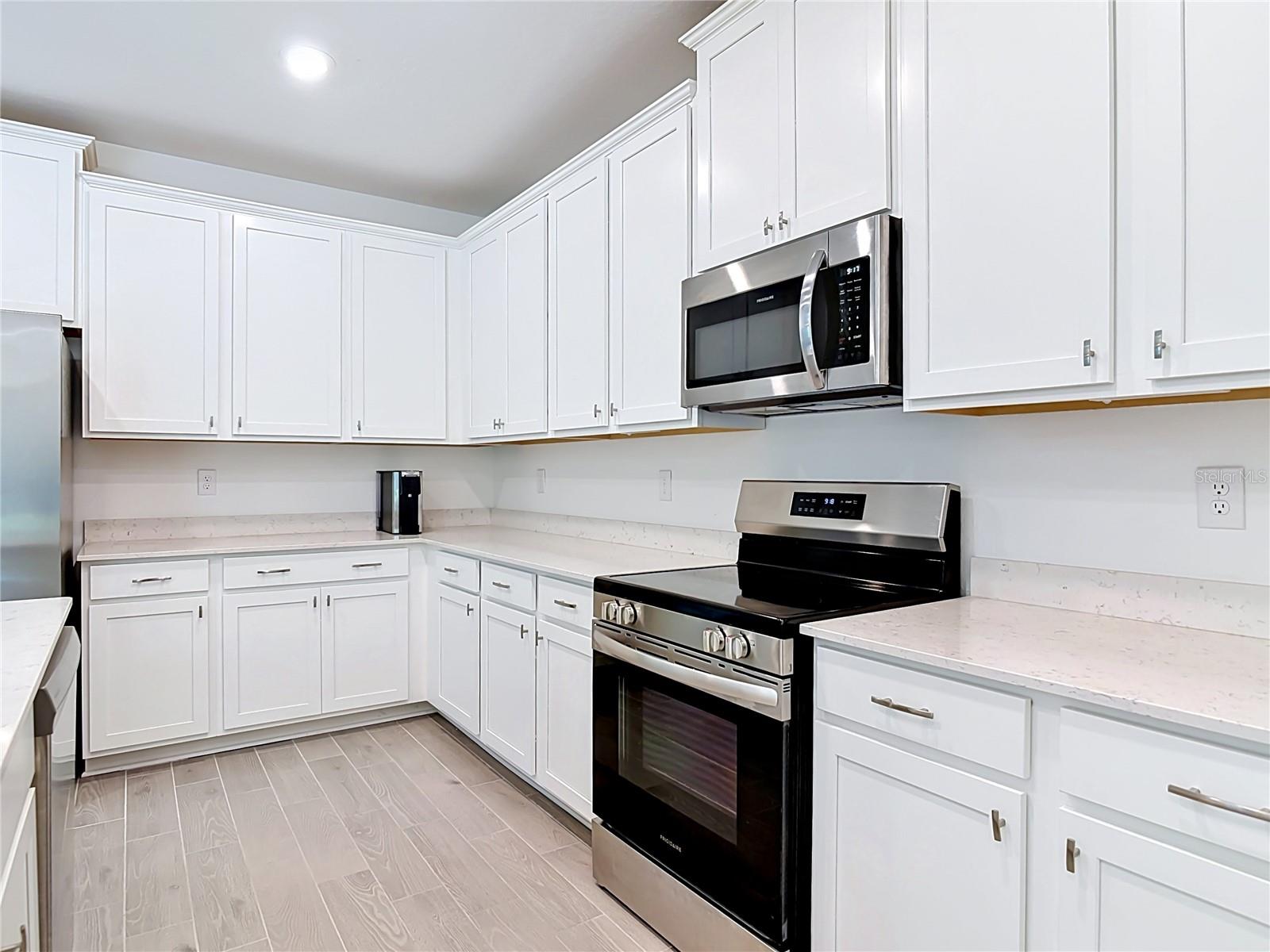2183 Raglan Cir Property Photo 14