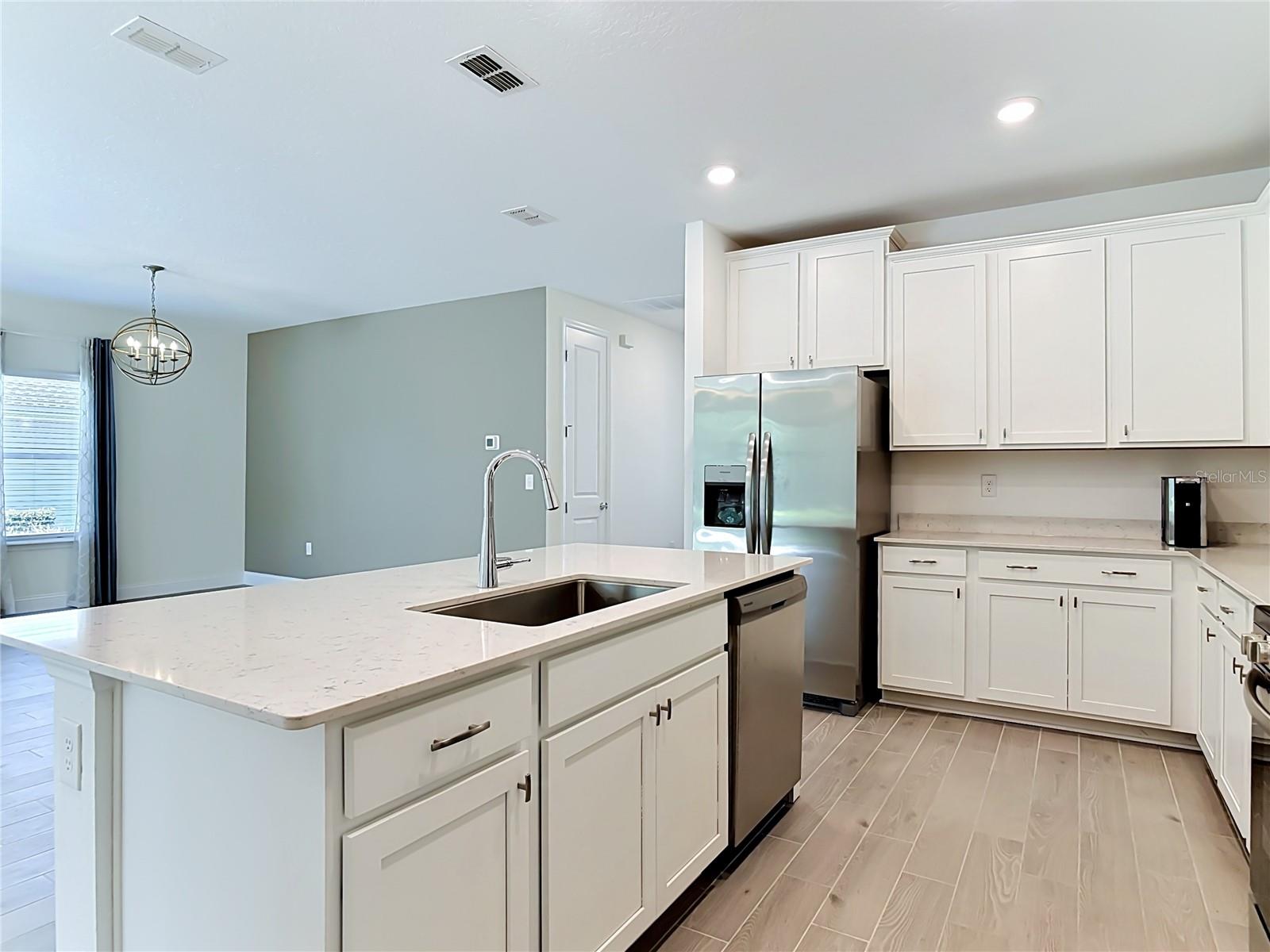 2183 Raglan Cir Property Photo 19