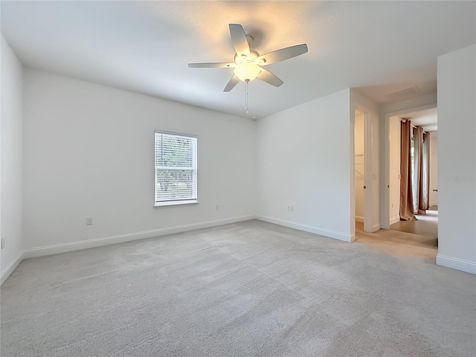 2183 Raglan Cir Property Photo 21
