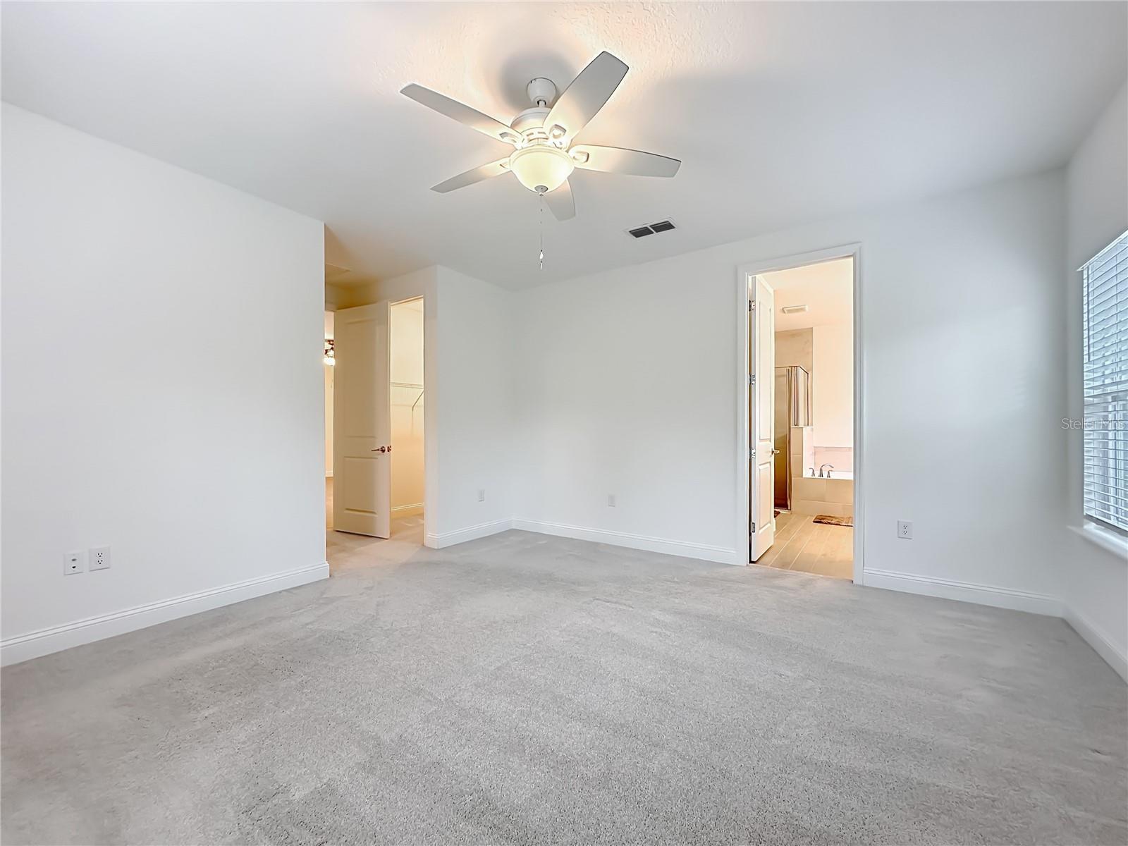 2183 Raglan Cir Property Photo 23
