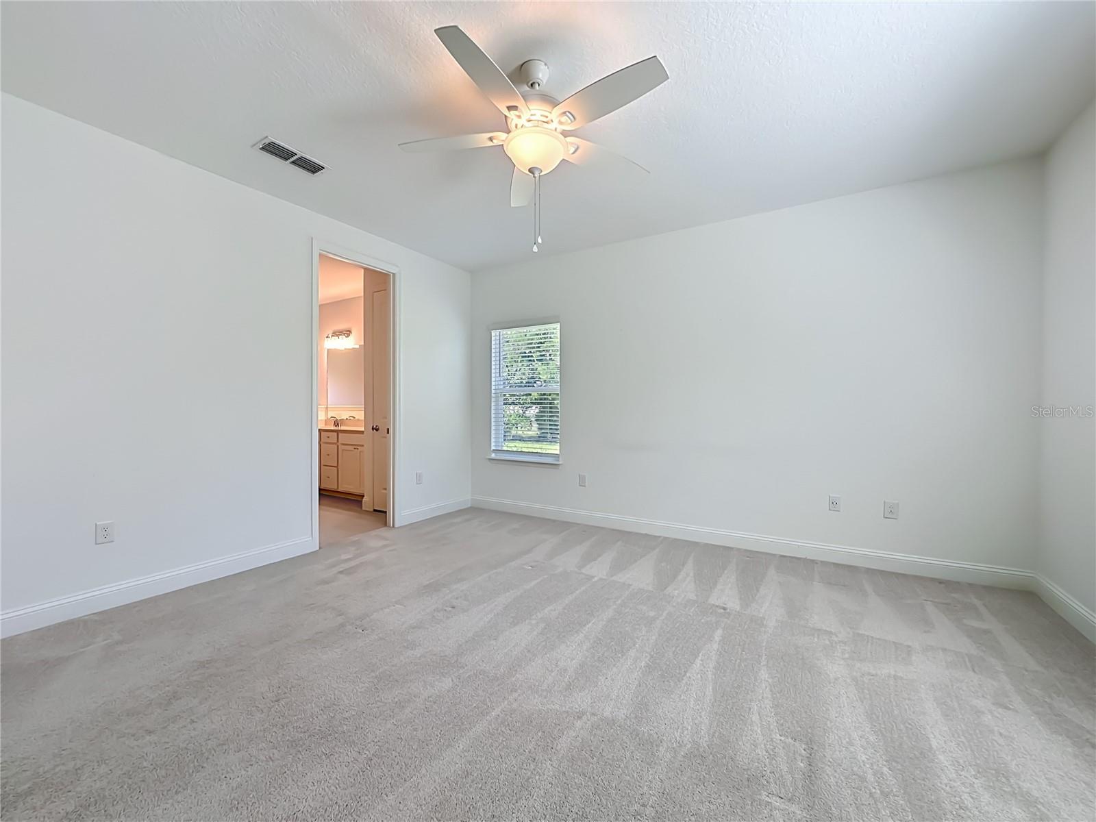 2183 Raglan Cir Property Photo 24