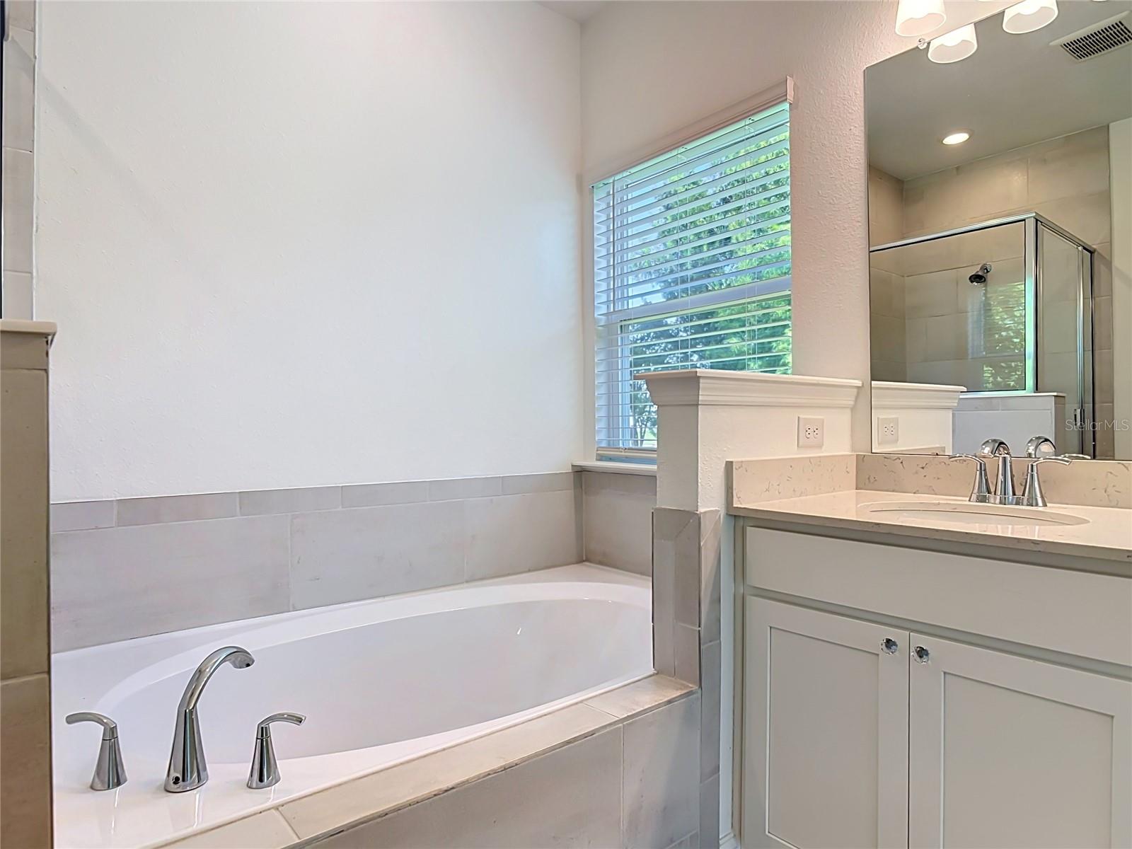 2183 Raglan Cir Property Photo 28