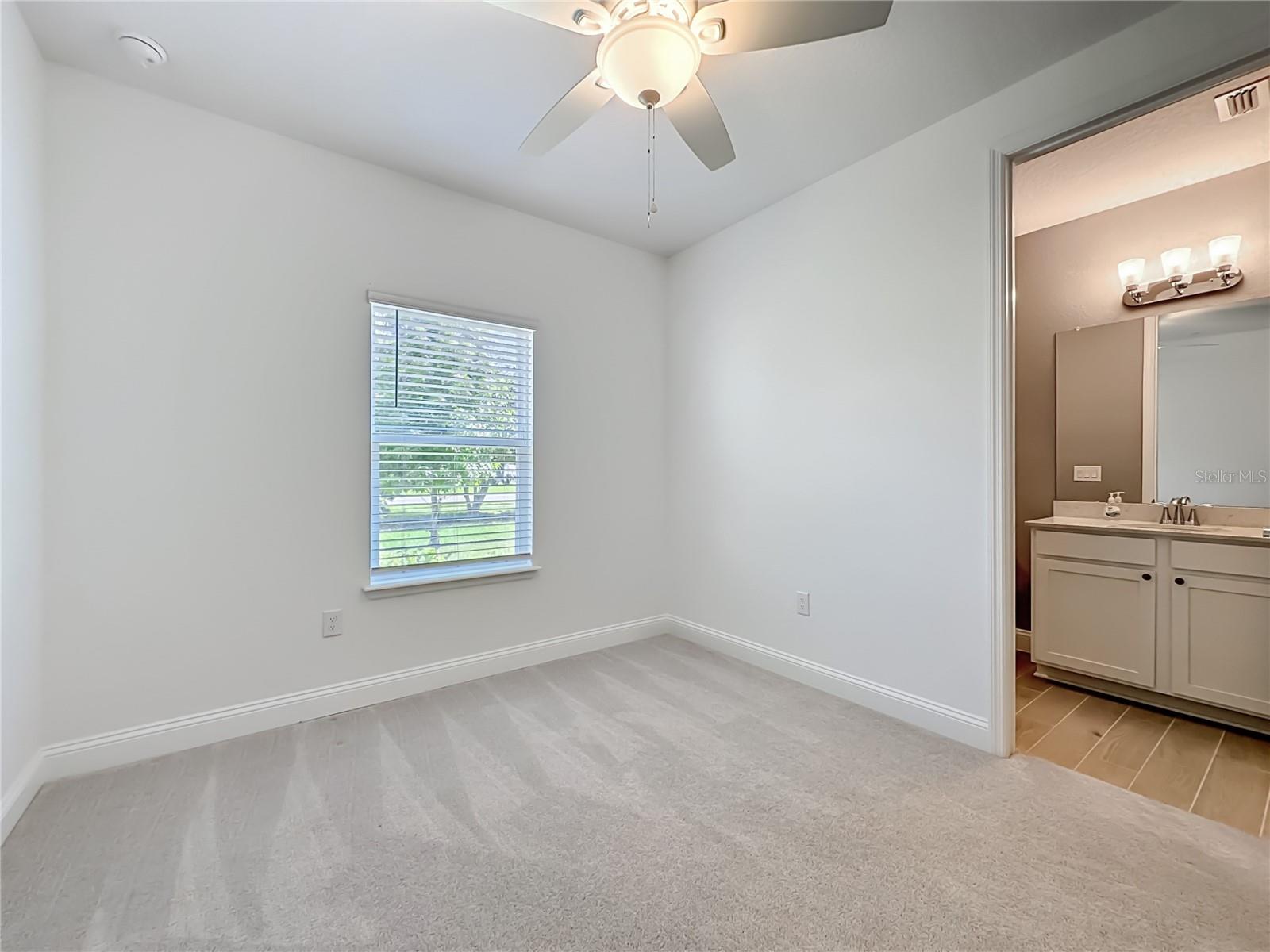 2183 Raglan Cir Property Photo 33