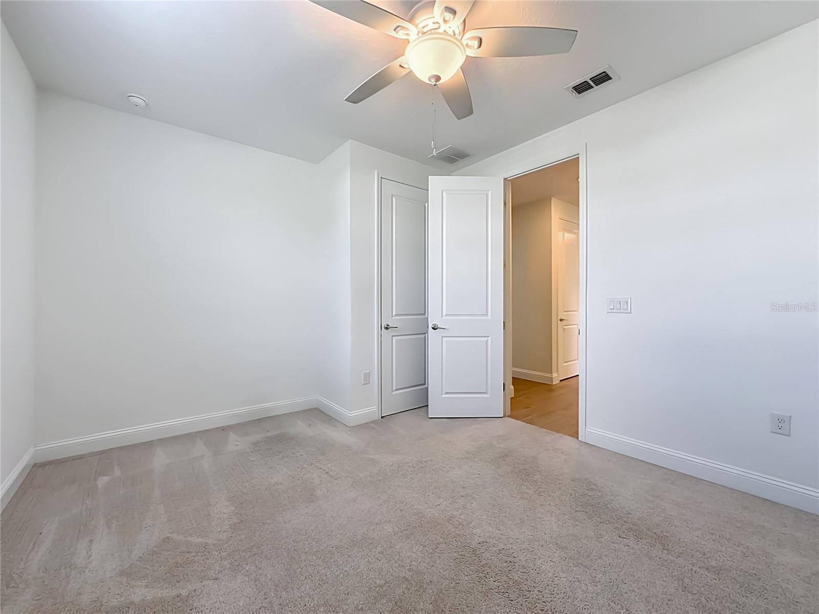 2183 Raglan Cir Property Photo 37