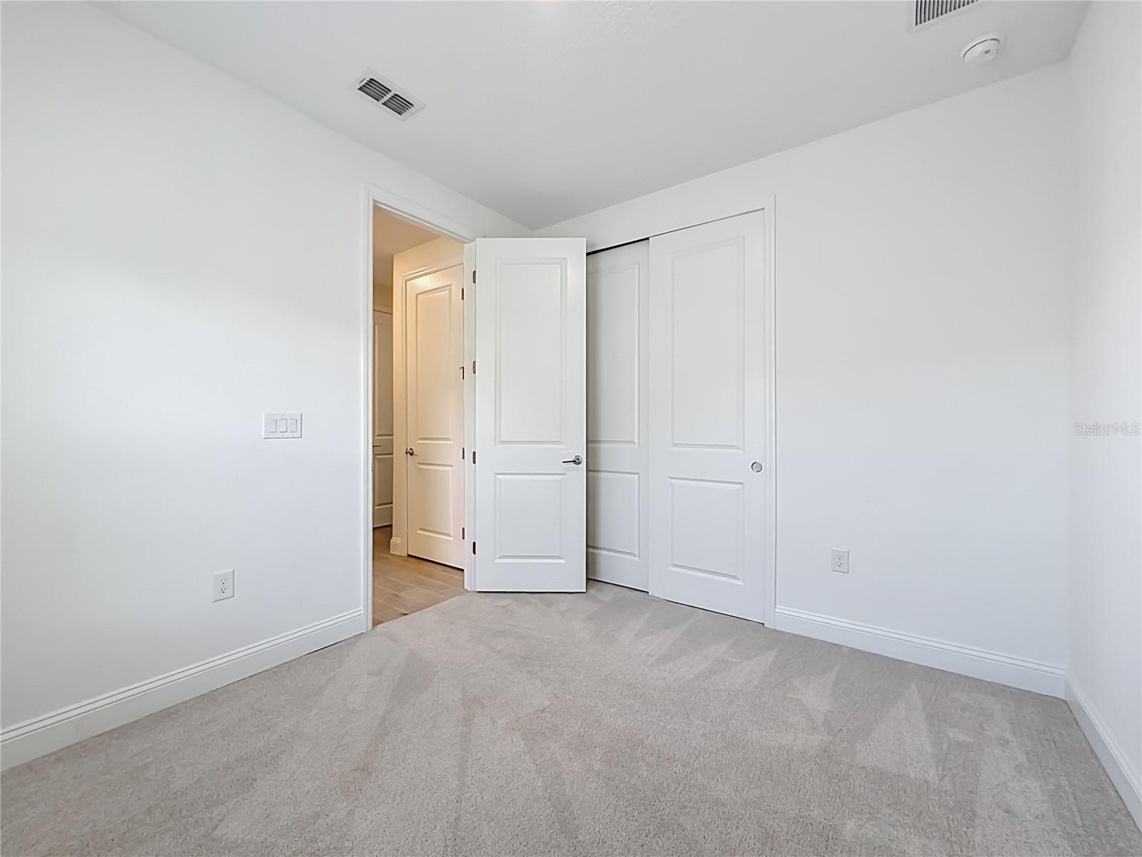 2183 Raglan Cir Property Photo 43