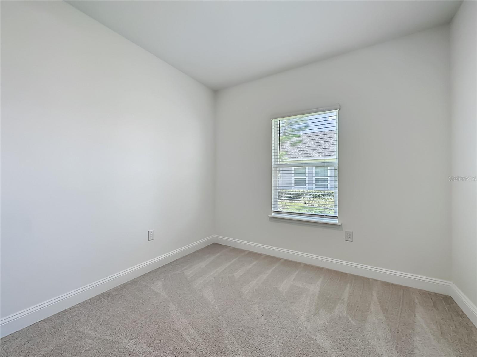 2183 Raglan Cir Property Photo 44