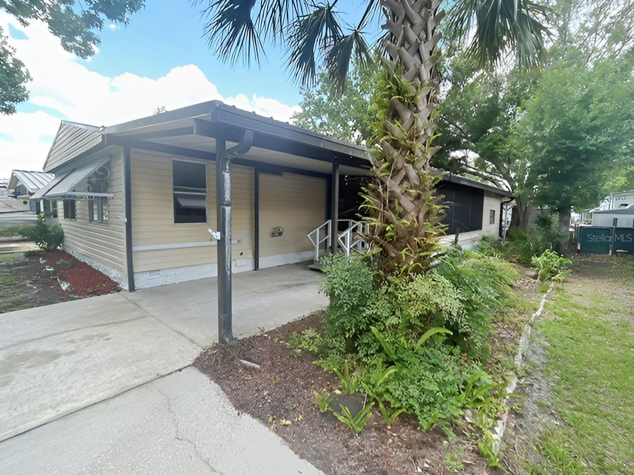 170 Palm Dr Property Photo 2
