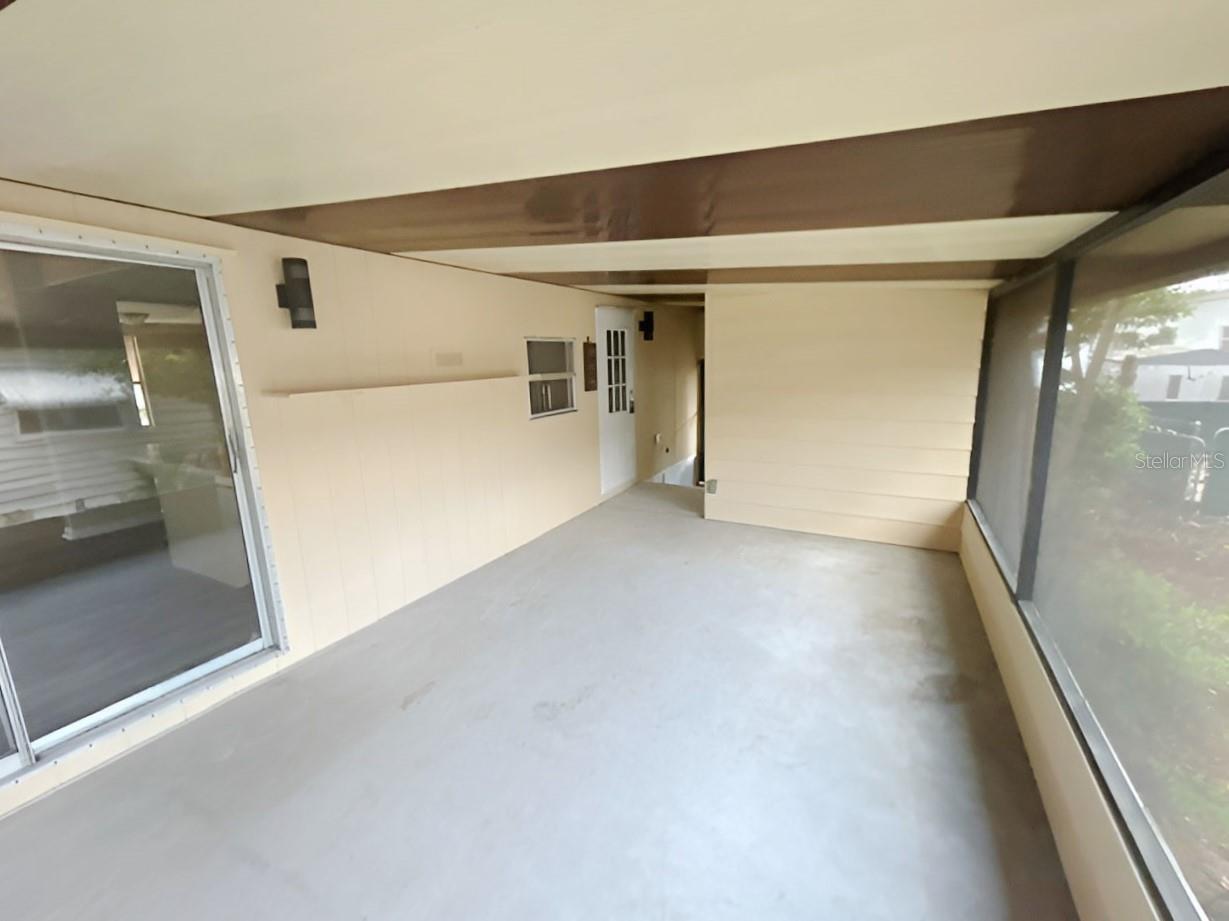 170 Palm Dr Property Photo 3
