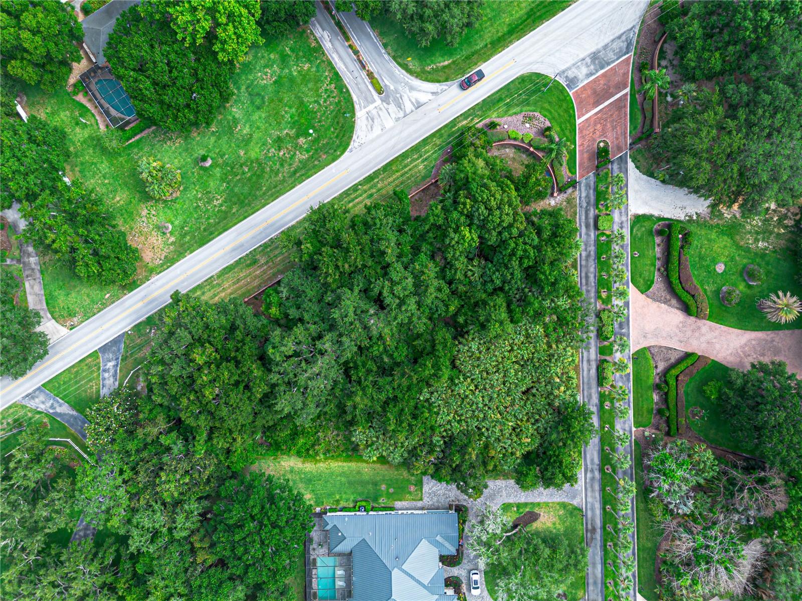 000 LAKESHORE POINTE BLVD