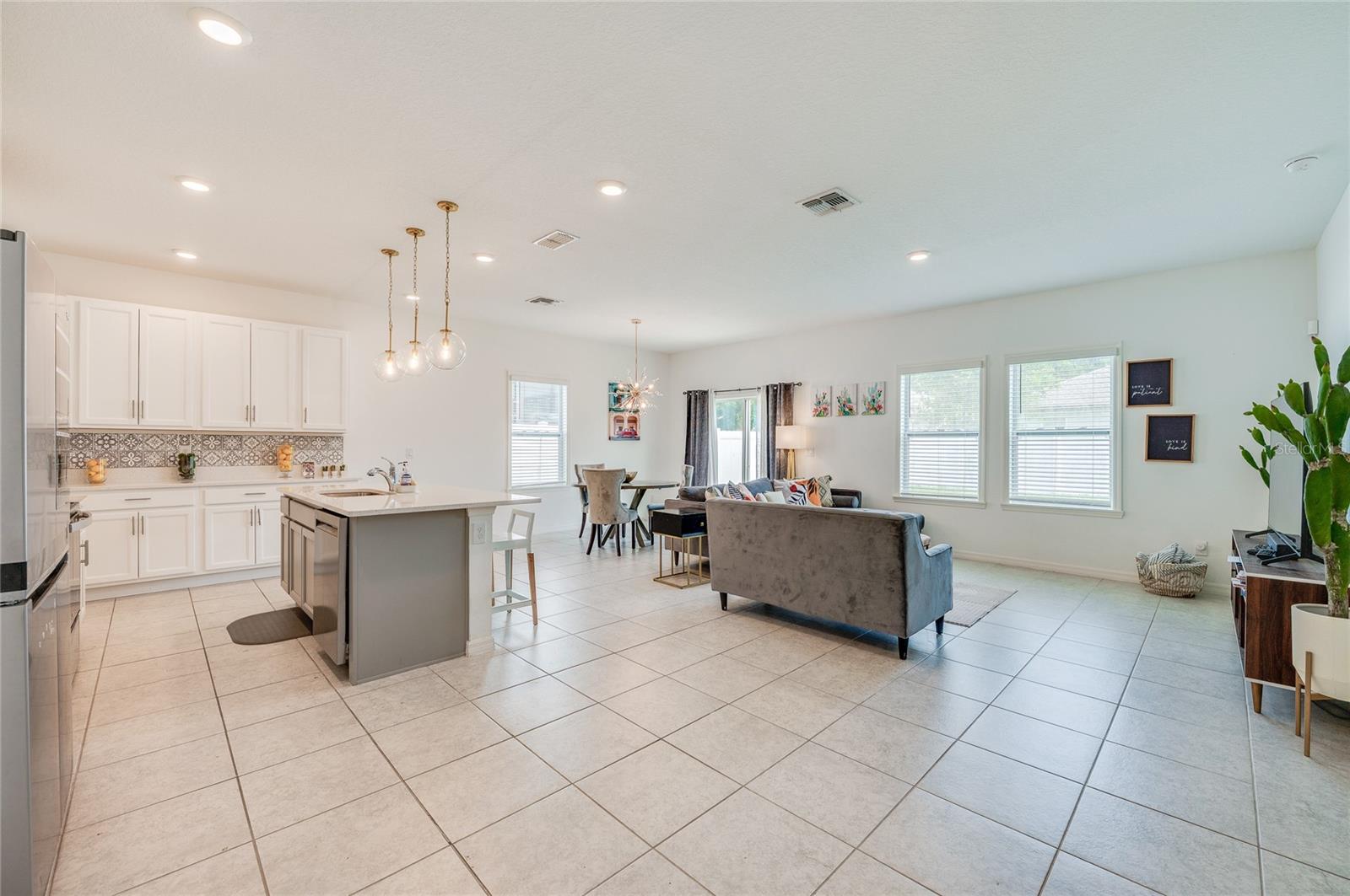 1514 Playwright Dr Property Photo 8