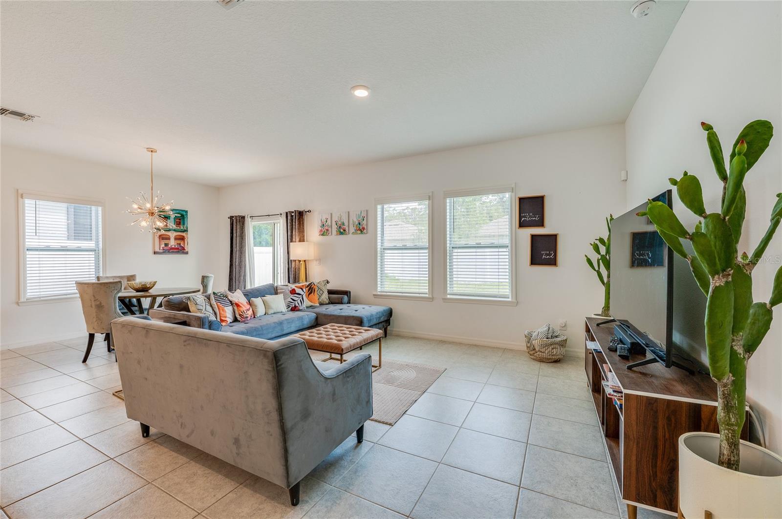 1514 Playwright Dr Property Photo 9