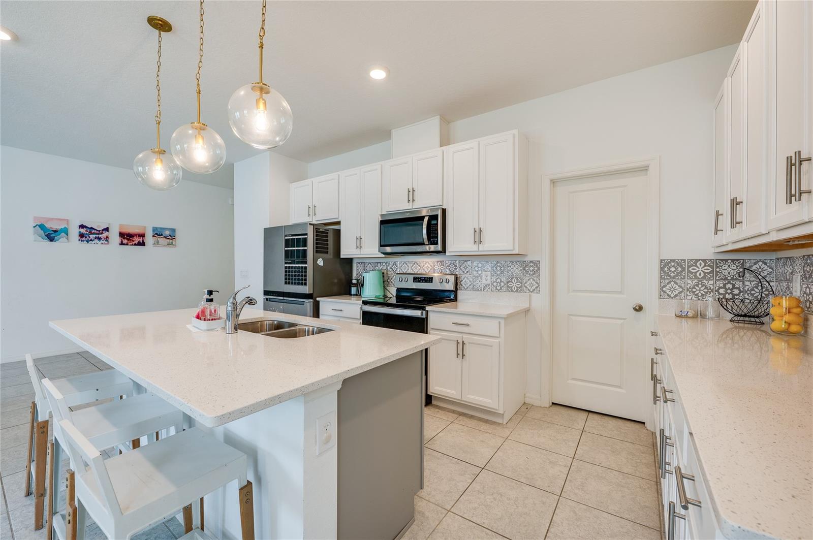 1514 Playwright Dr Property Photo 14