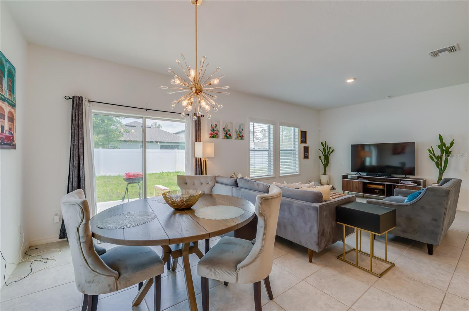1514 Playwright Dr Property Photo 16
