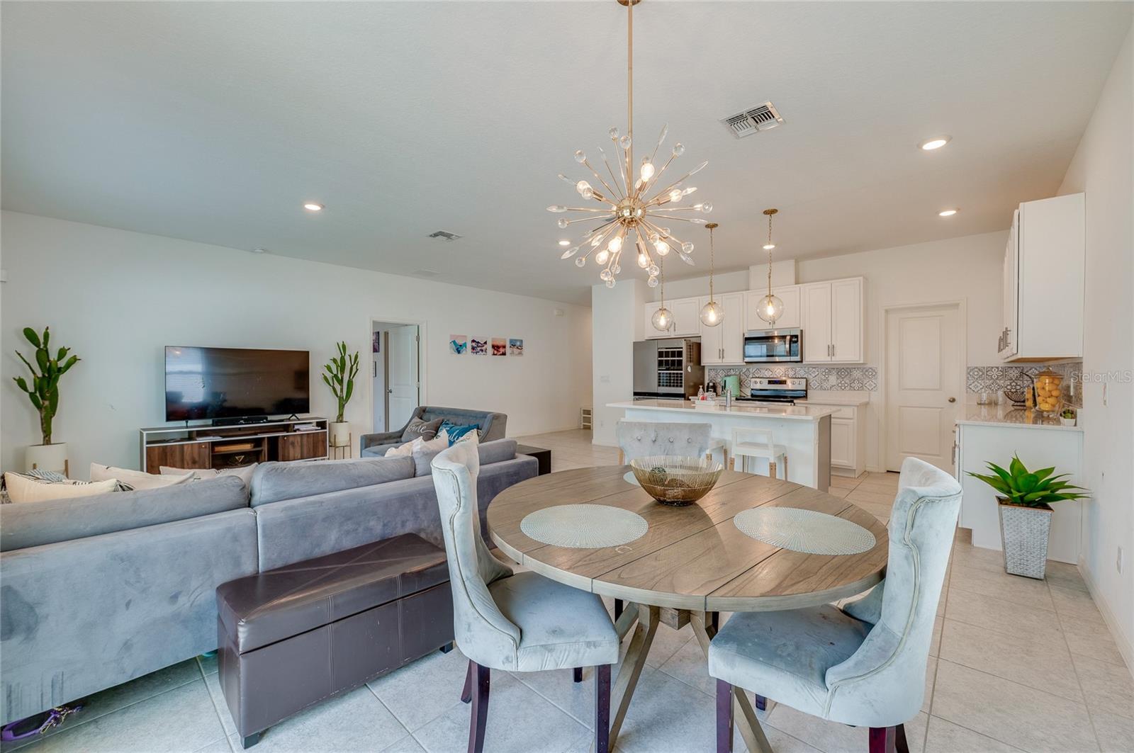 1514 Playwright Dr Property Photo 17