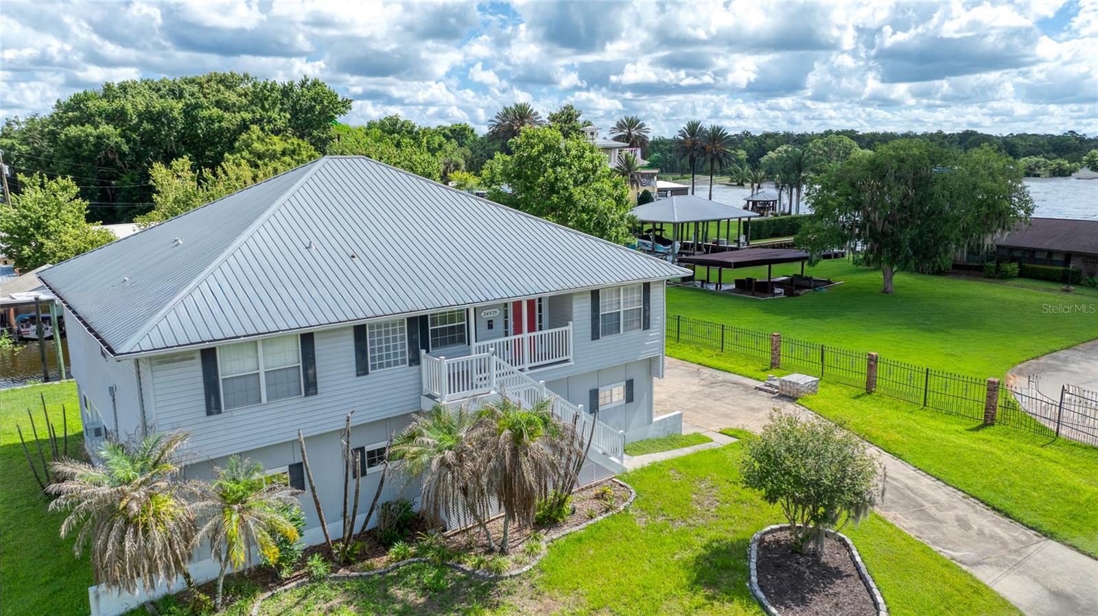24535 BONNET RD