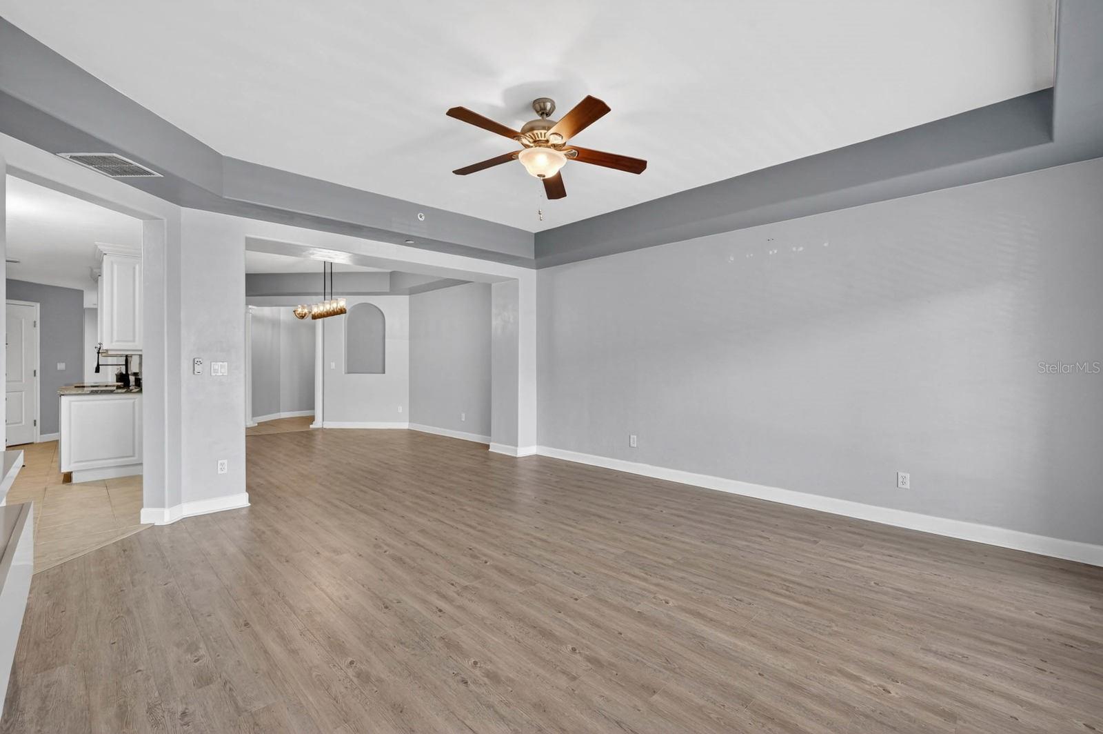 424 Luna Bella Ln #330 Property Photo 12