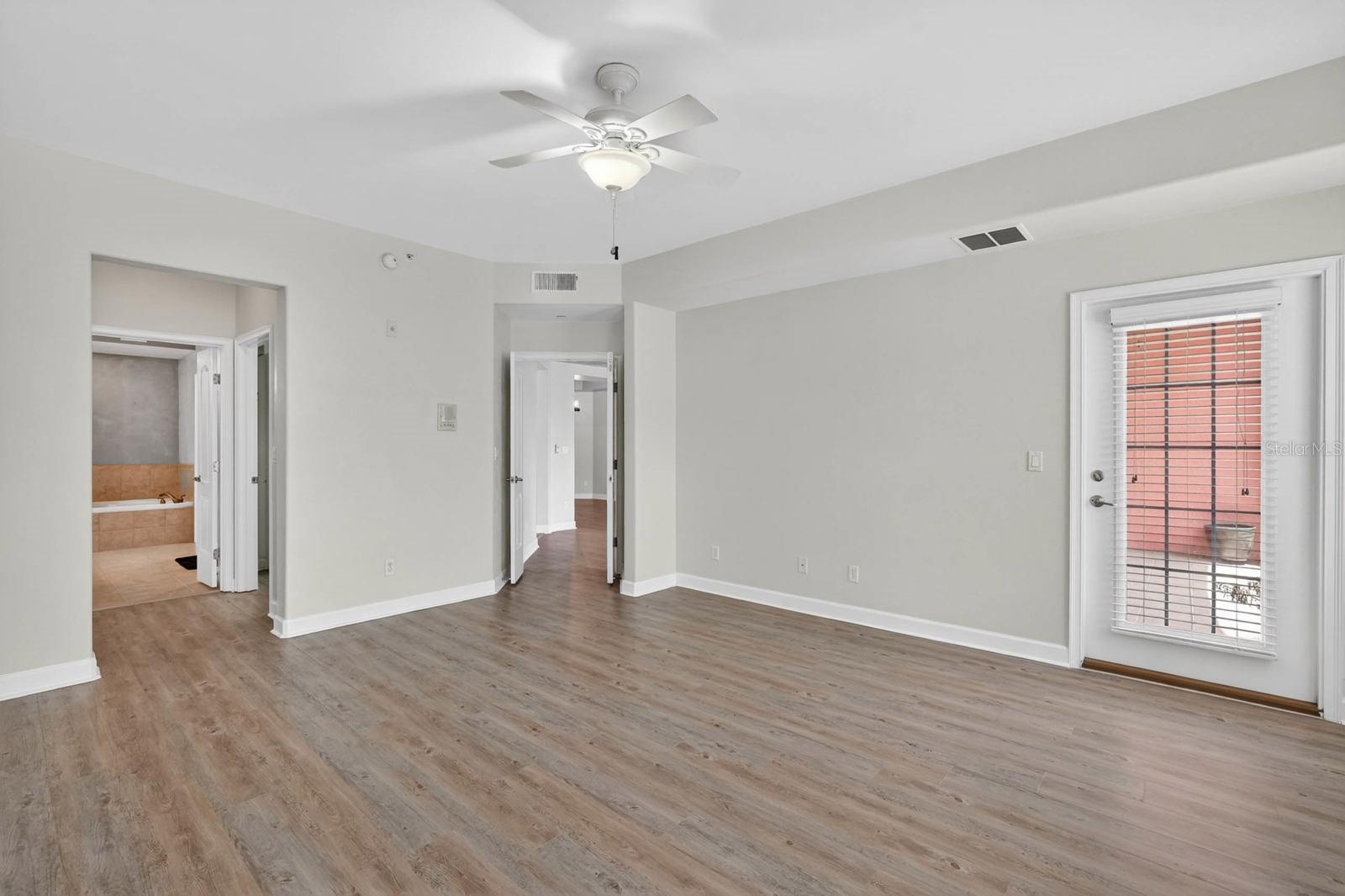 424 Luna Bella Ln #330 Property Photo 21