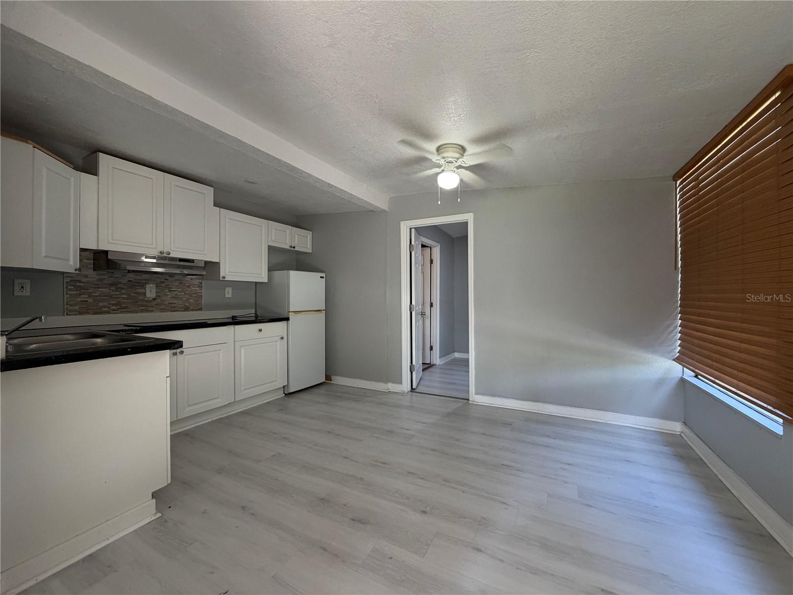 921 Winchester St Property Photo 13