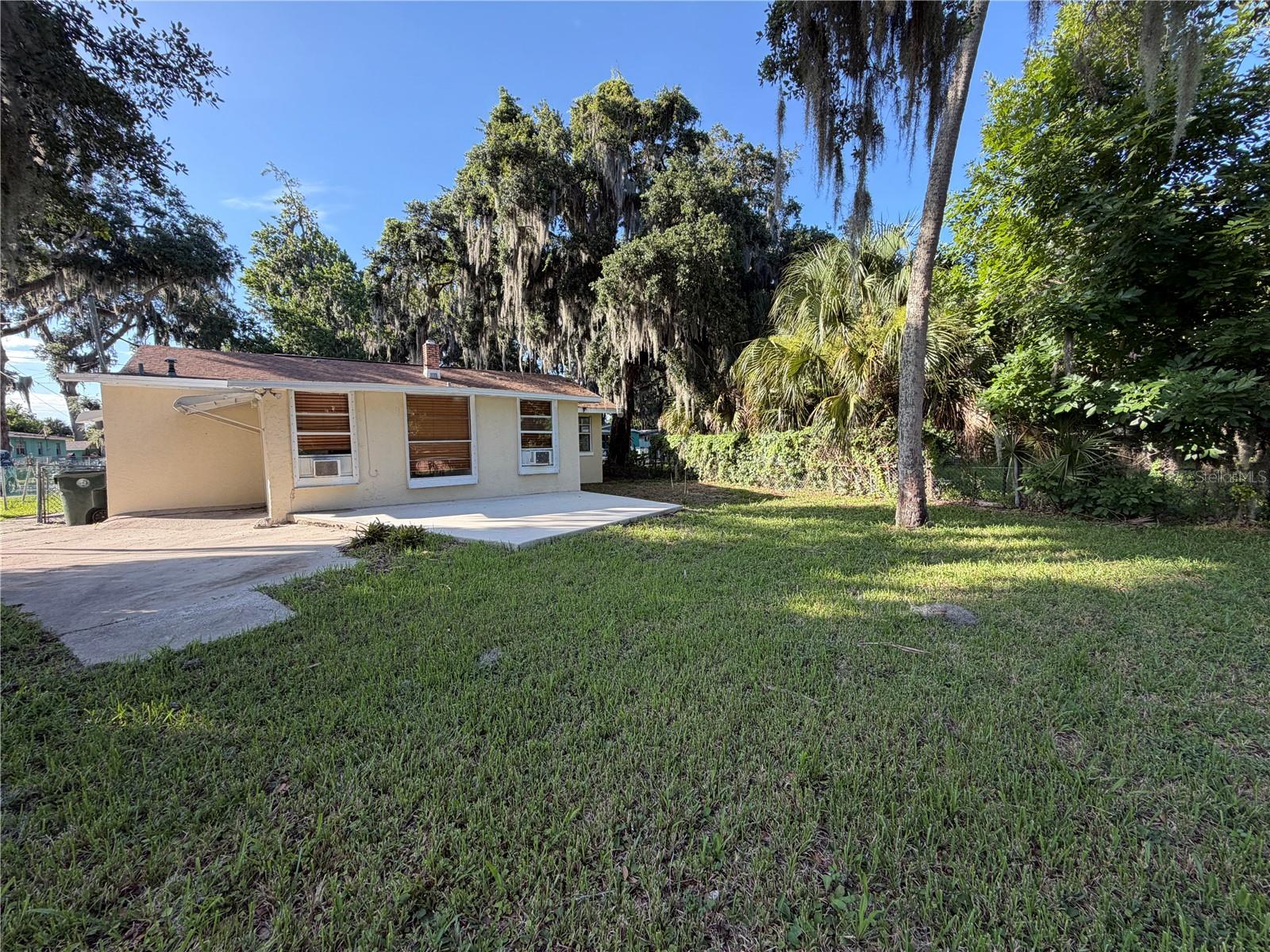 921 Winchester St Property Photo 18