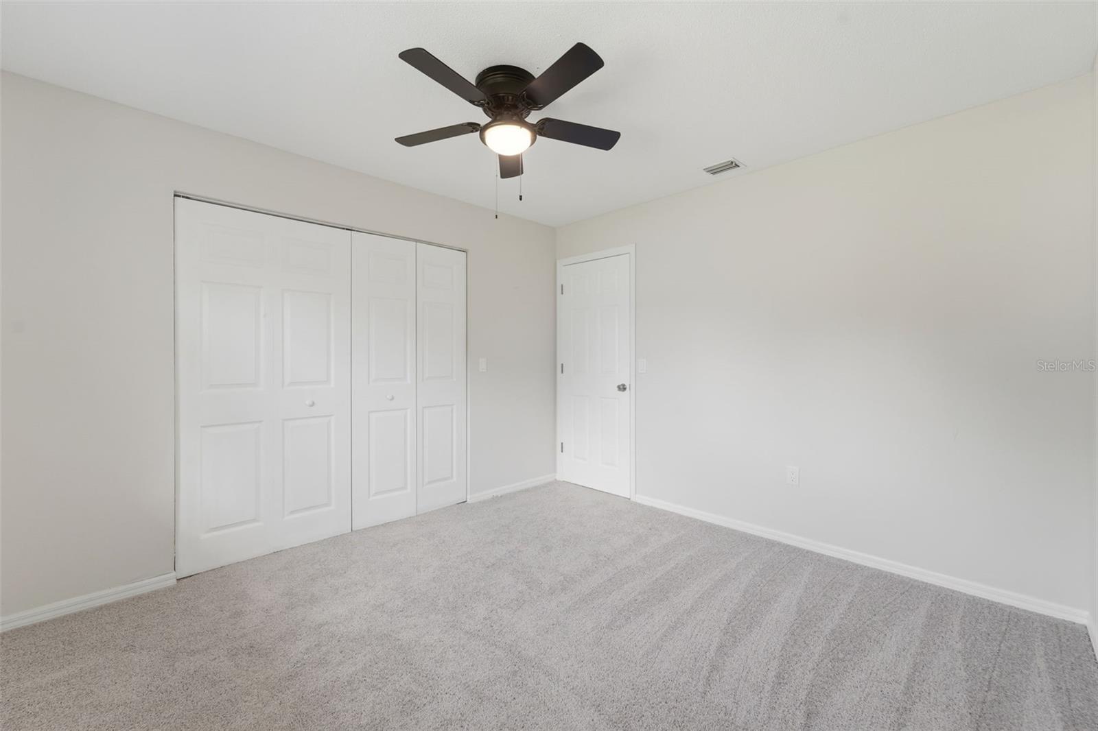 525 E Roberts St Property Photo 17