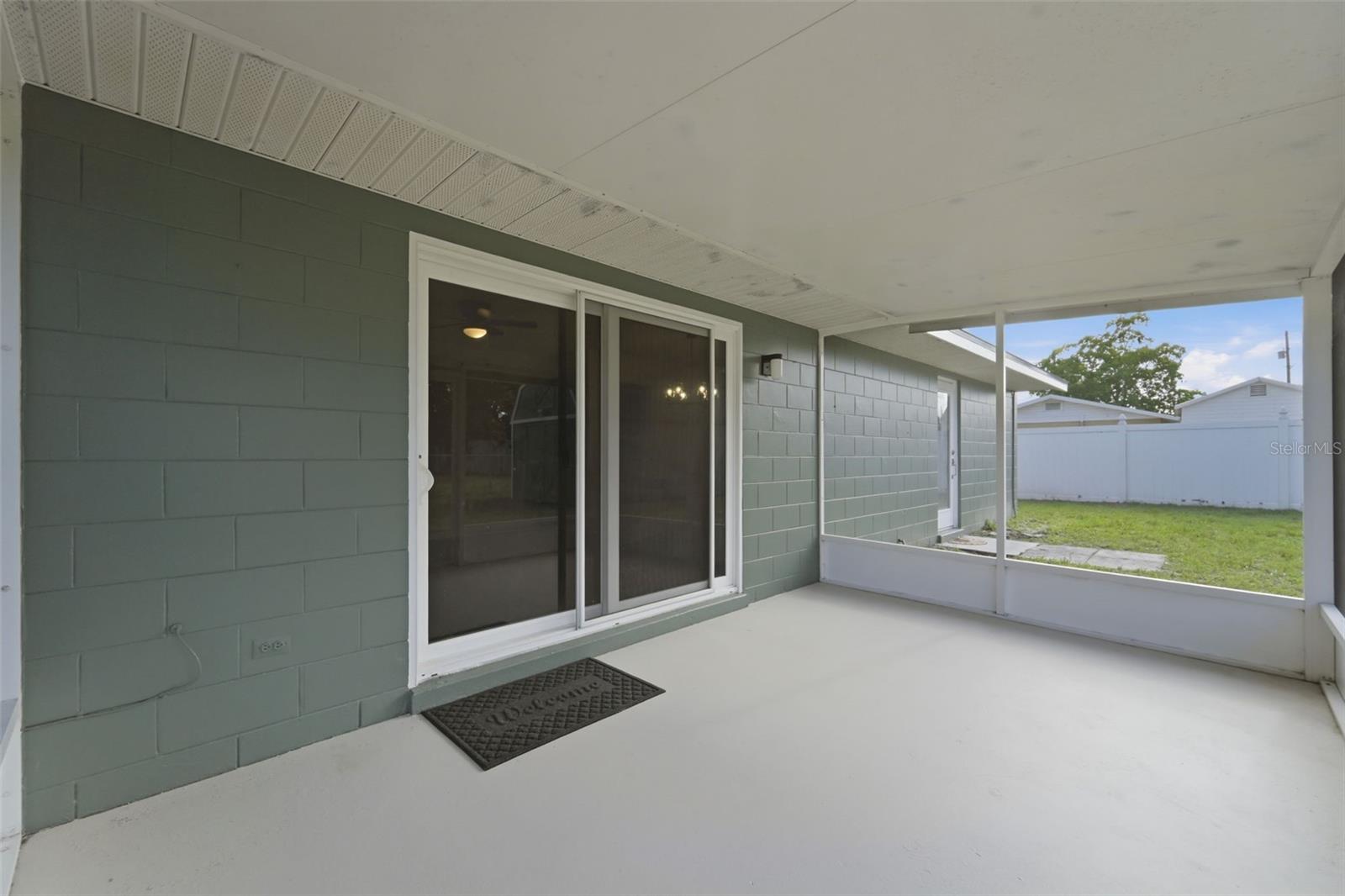 525 E Roberts St Property Photo 34