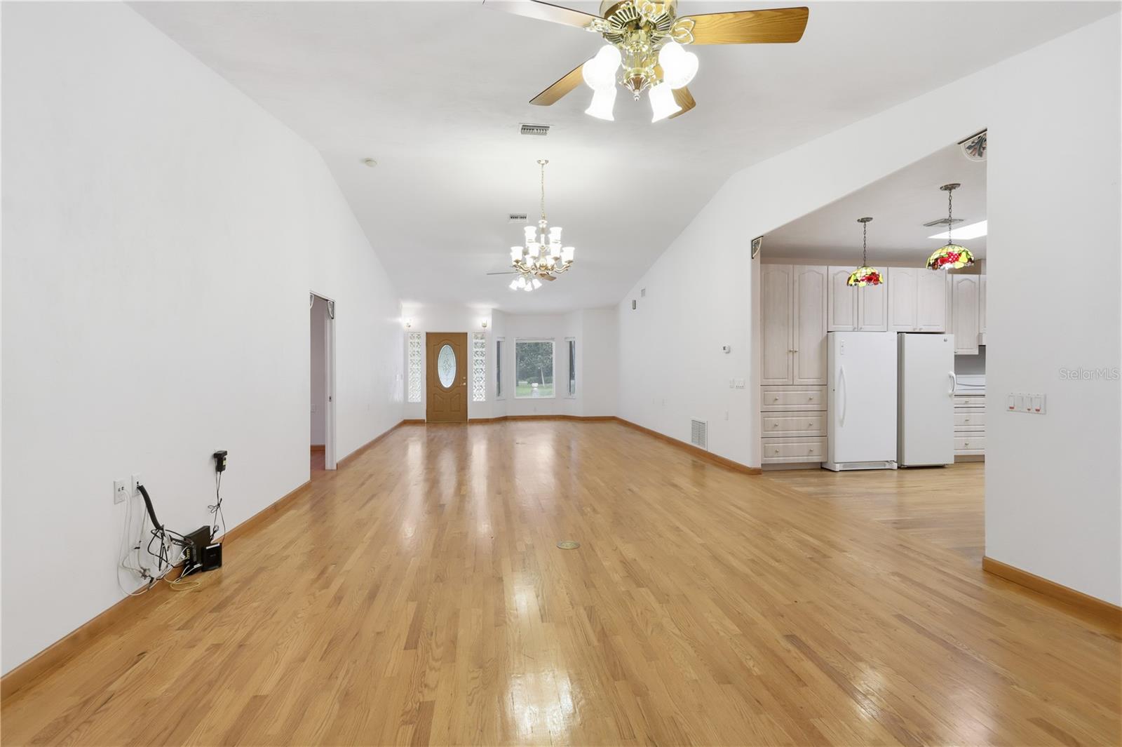 1610 Strathcona Ave Property Photo 13