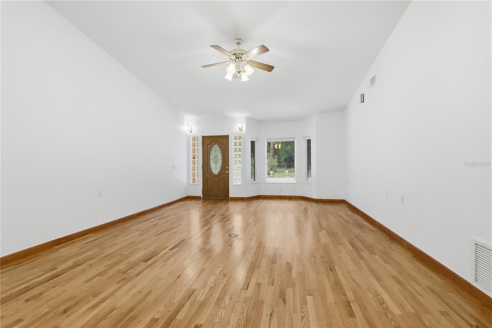 1610 Strathcona Ave Property Photo 15