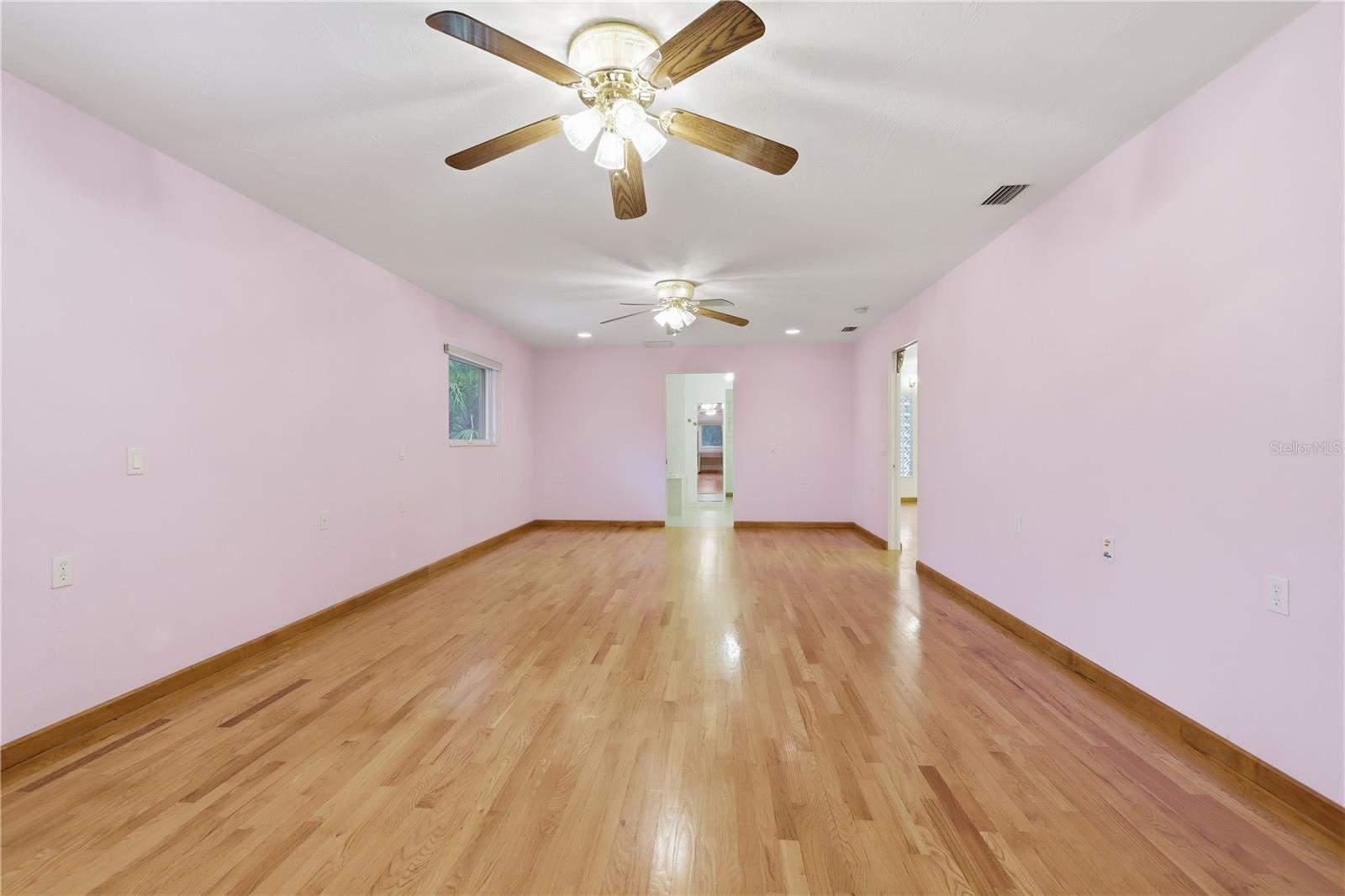 1610 Strathcona Ave Property Photo 22