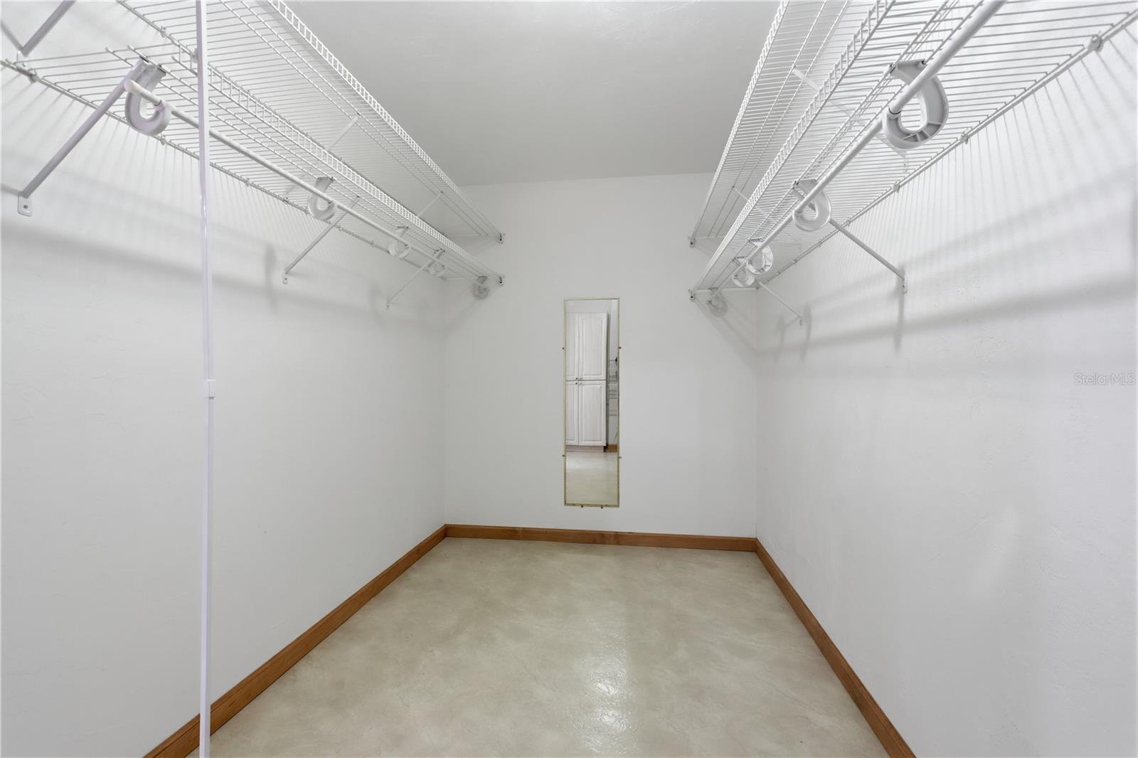 1610 Strathcona Ave Property Photo 27