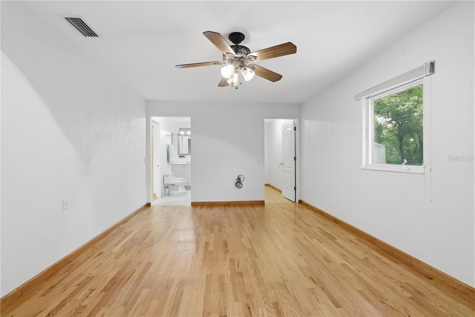 1610 Strathcona Ave Property Photo 28