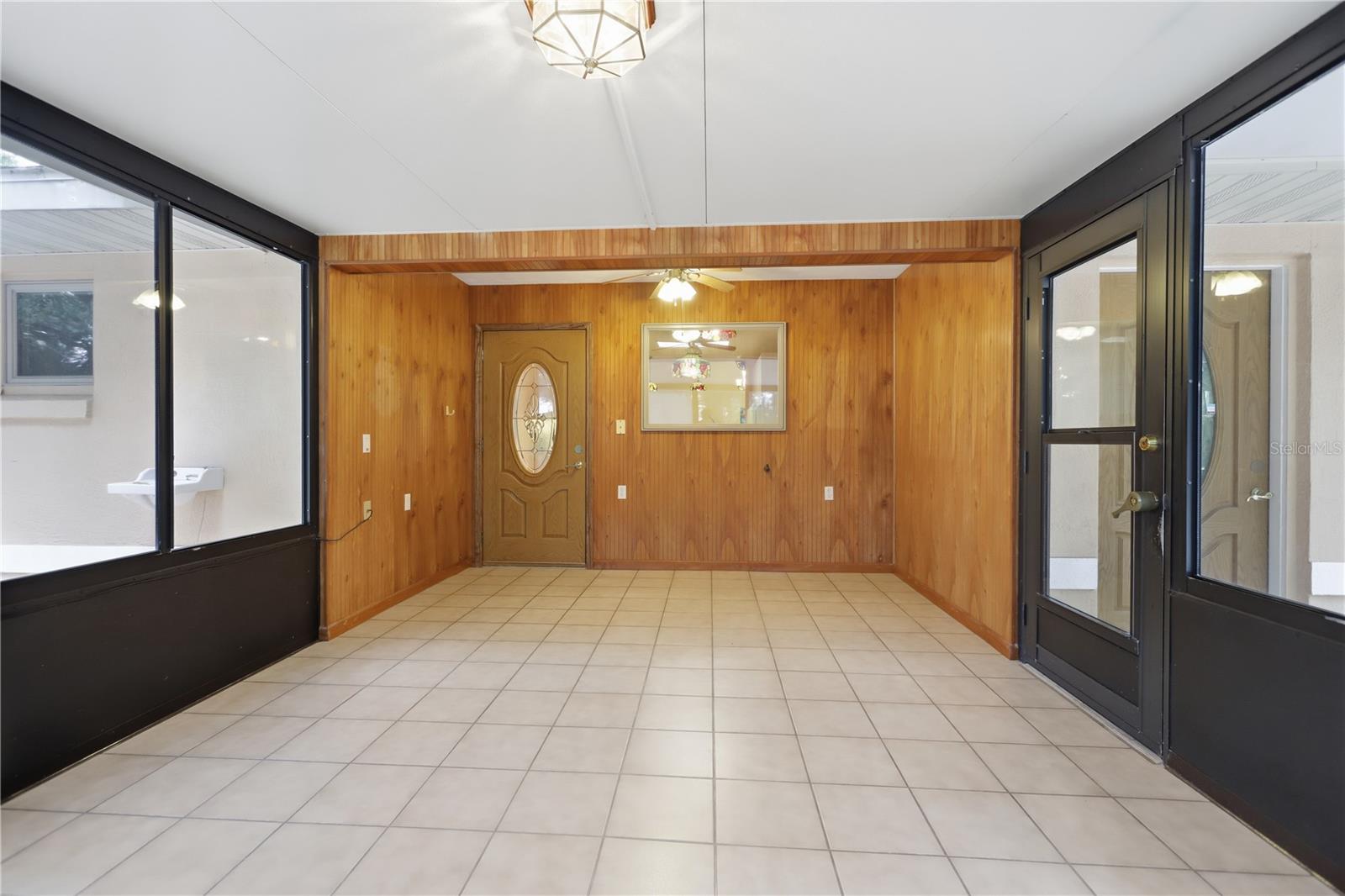 1610 Strathcona Ave Property Photo 34