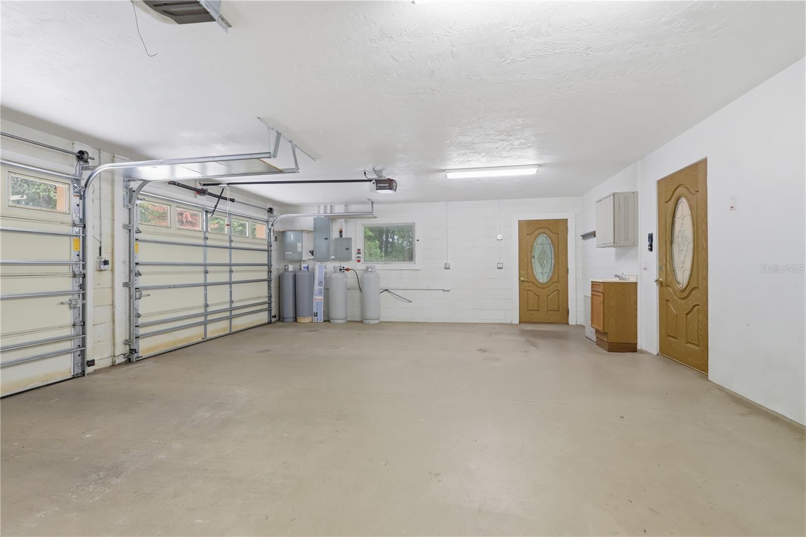 1610 Strathcona Ave Property Photo 38