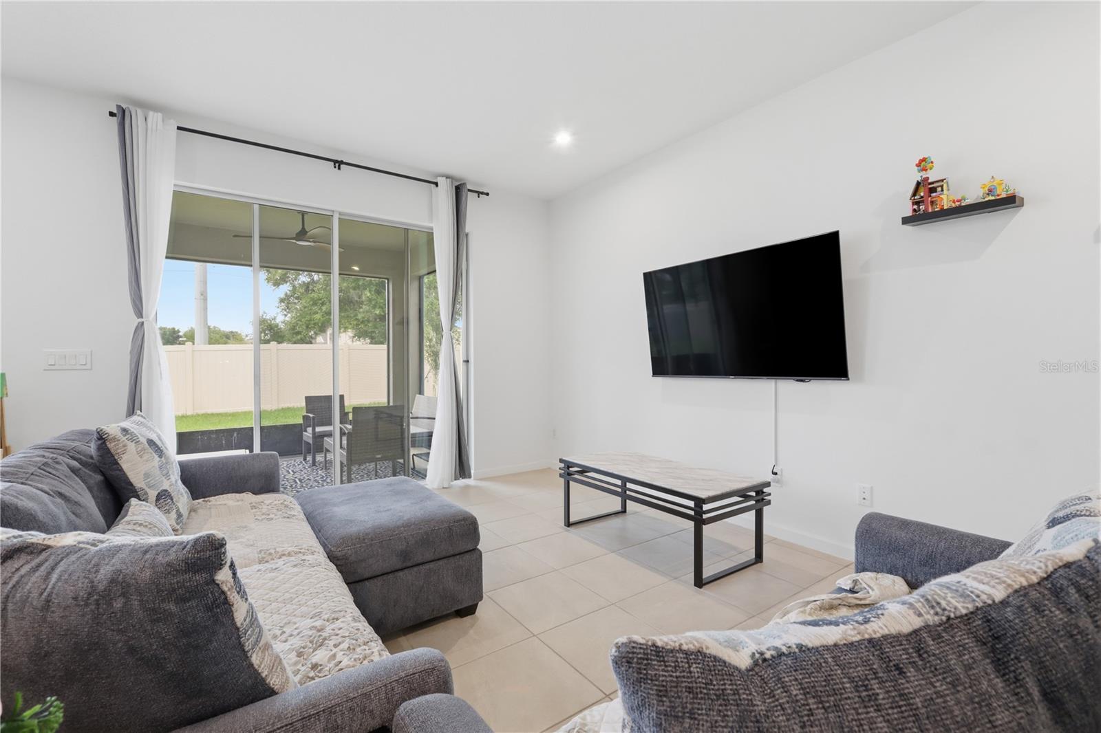 1733 Carnelian St Property Photo 13