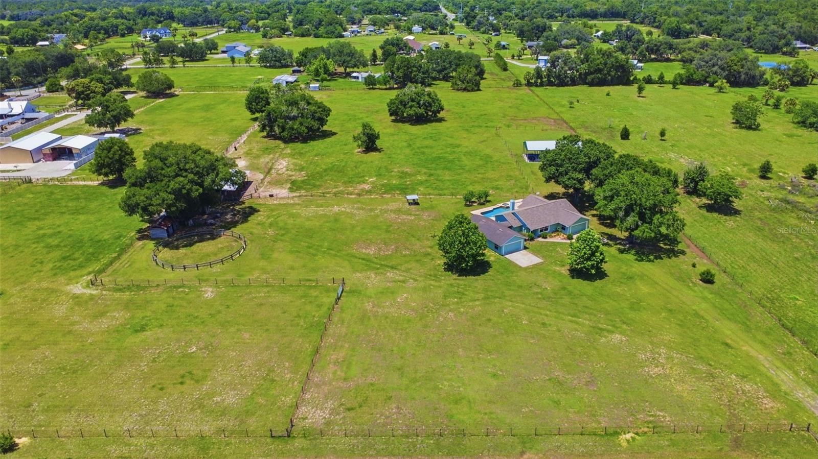 1200 N Hart Rd Property Photo 2