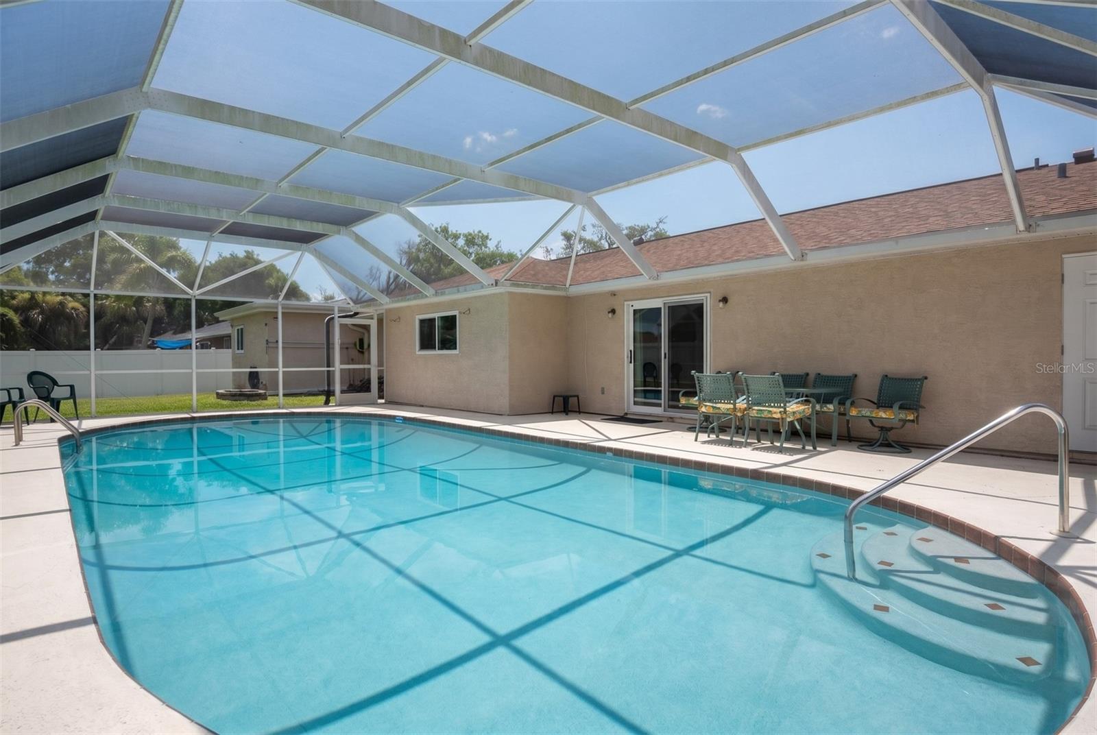 33 Sandcastle Dr Property Photo 5