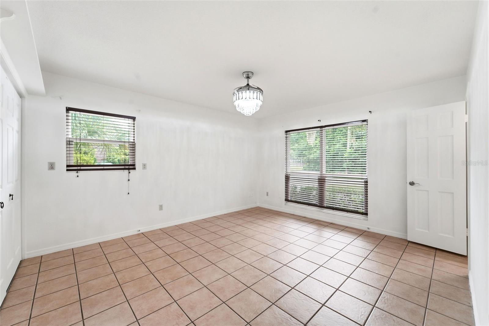 820 S Hill Ave #40 Property Photo 20